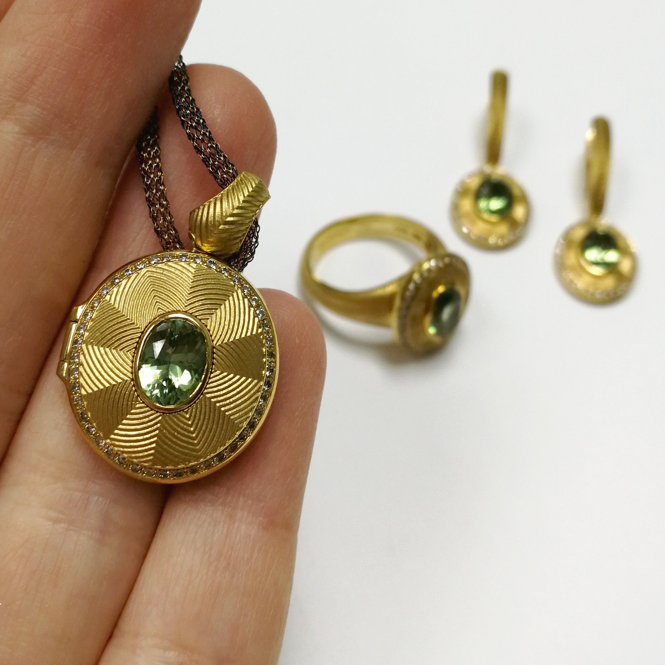 Tourmaline, Champagne Diamonds 18K Yellow Gold Pendant, P 0084-1