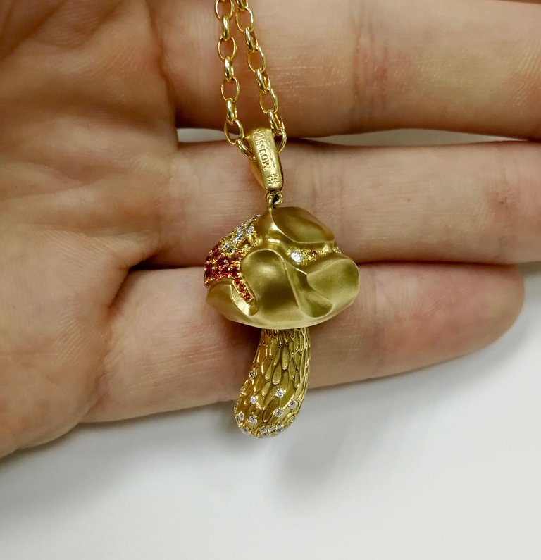 Orange Yellow Sapphires, Diamonds 18K Yellow Gold Pendant, P 0204-21