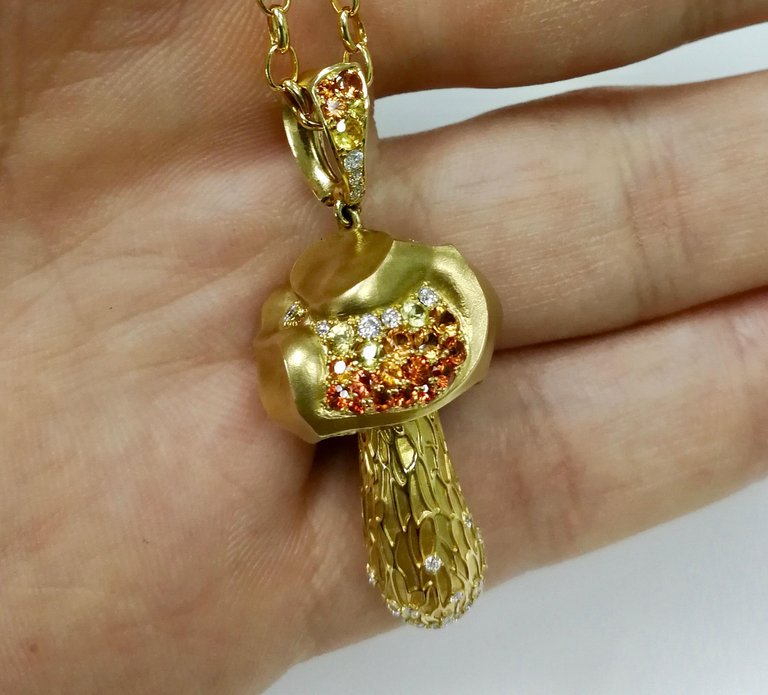 Orange Yellow Sapphires, Diamonds 18K Yellow Gold Pendant, P 0204-21