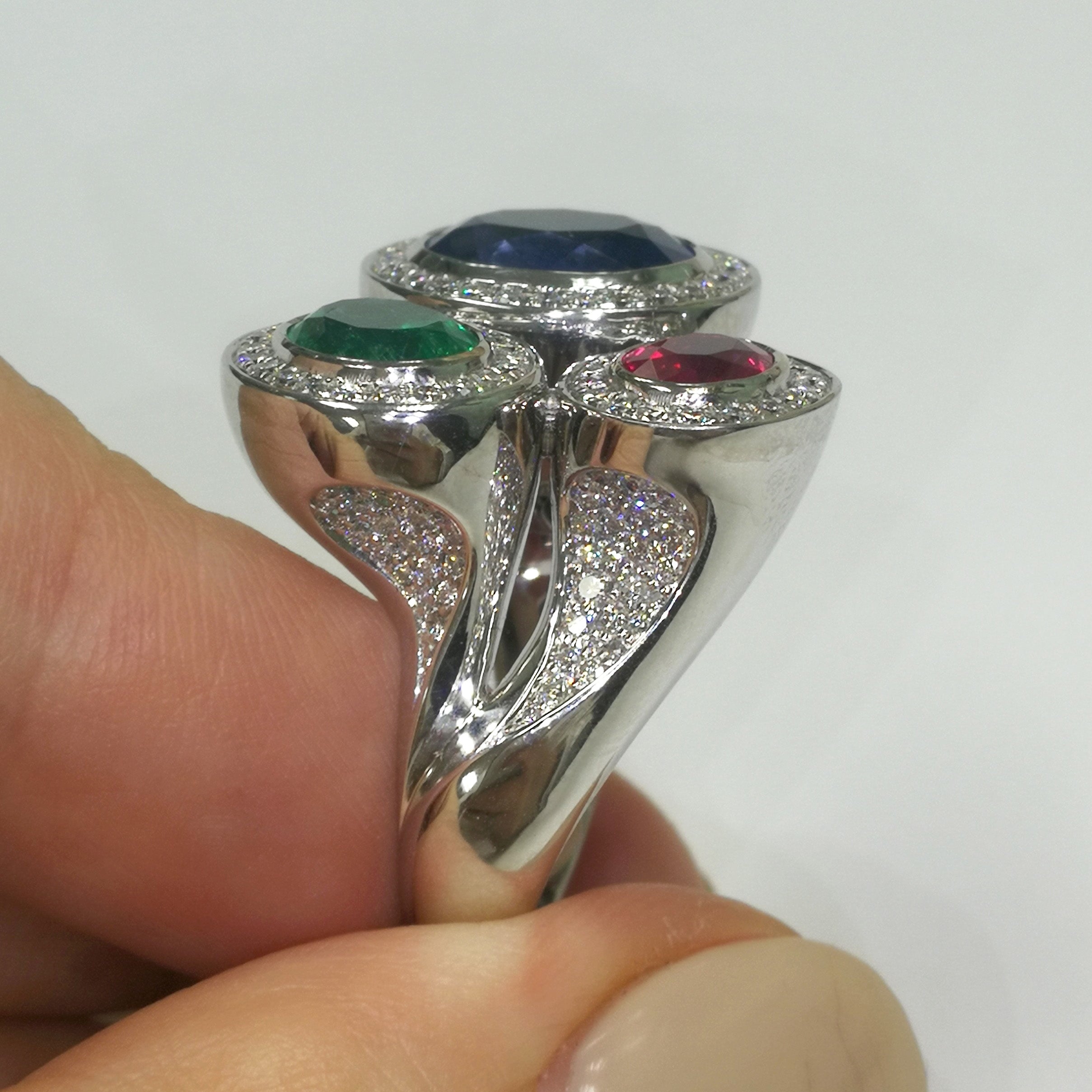 R 0113-0 18K White Gold, Emerald, Ruby, Sapphire, Diamonds Ring