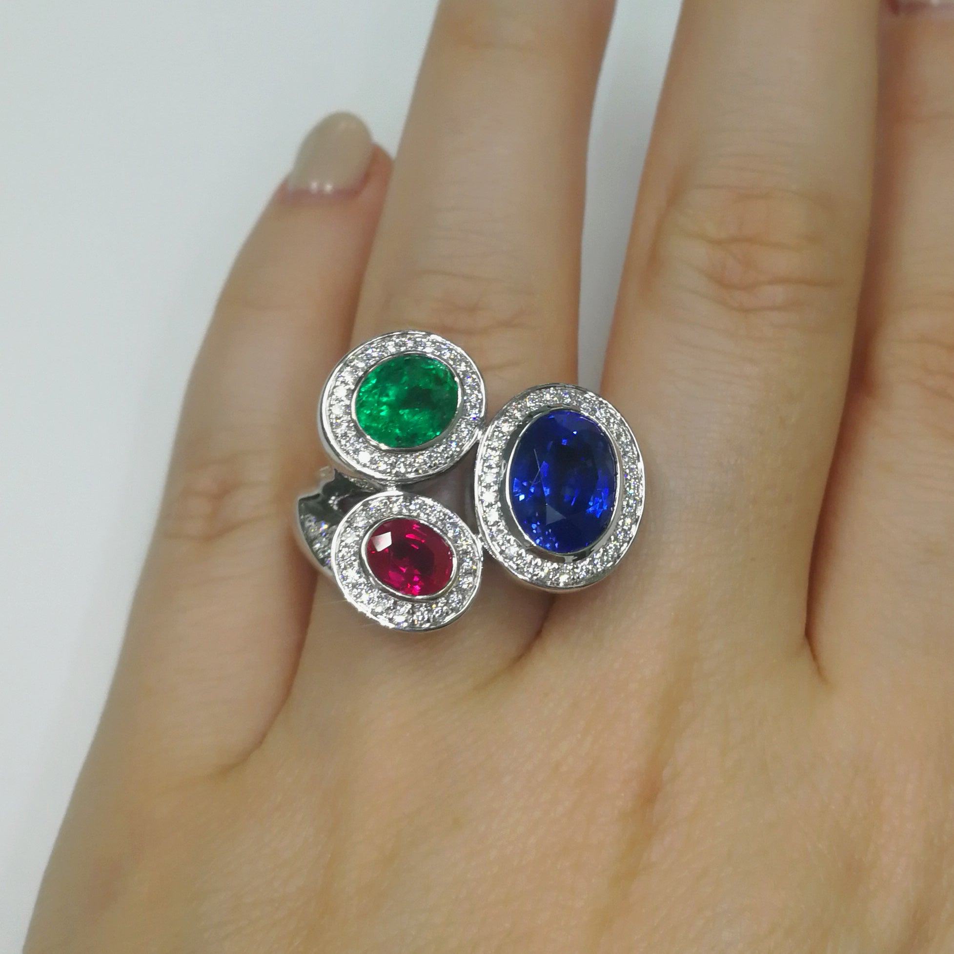 R 0113-0 18K White Gold, Emerald, Ruby, Sapphire, Diamonds Ring