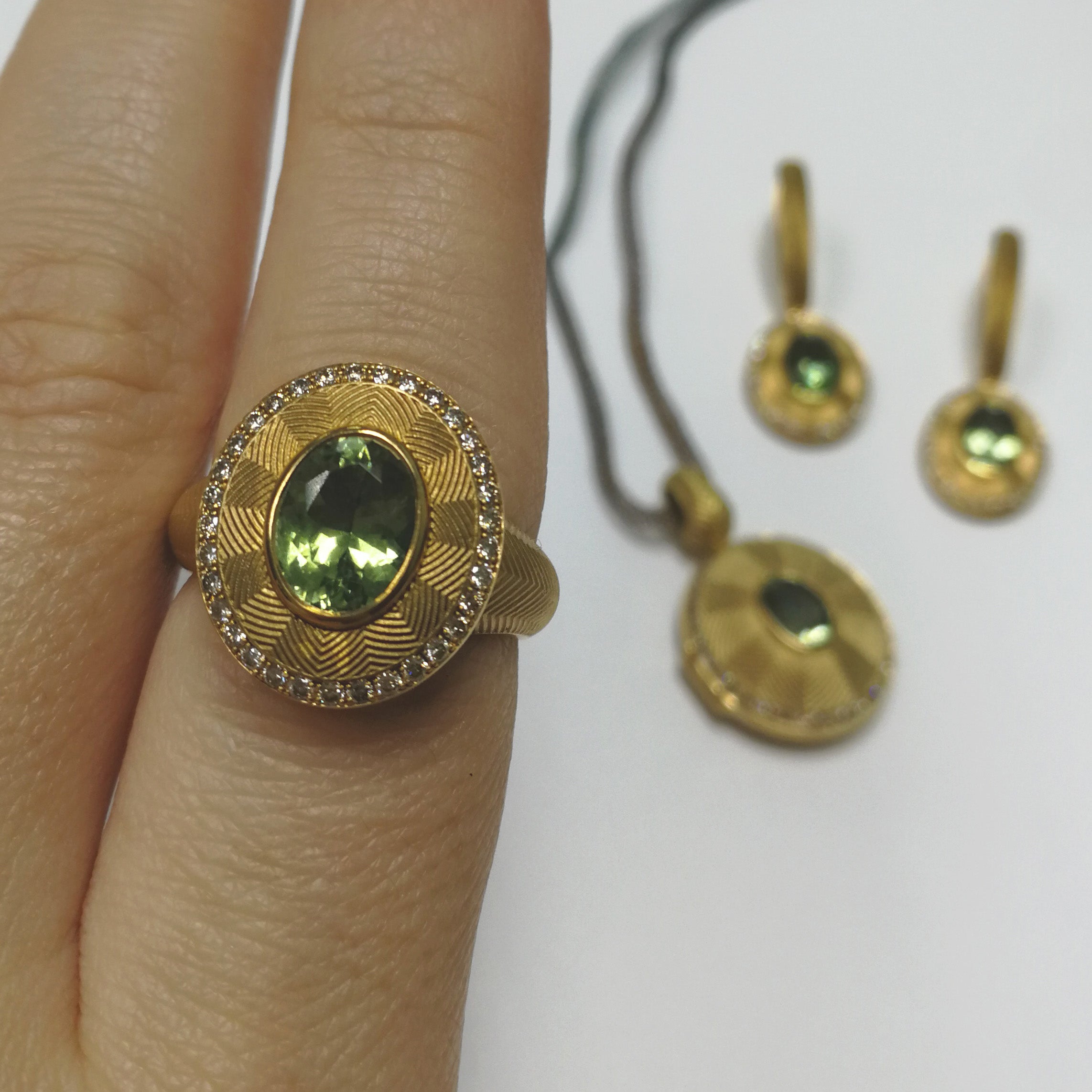 Tourmaline, Champagne Diamonds 18K Yellow Gold Ring, R 0084-0