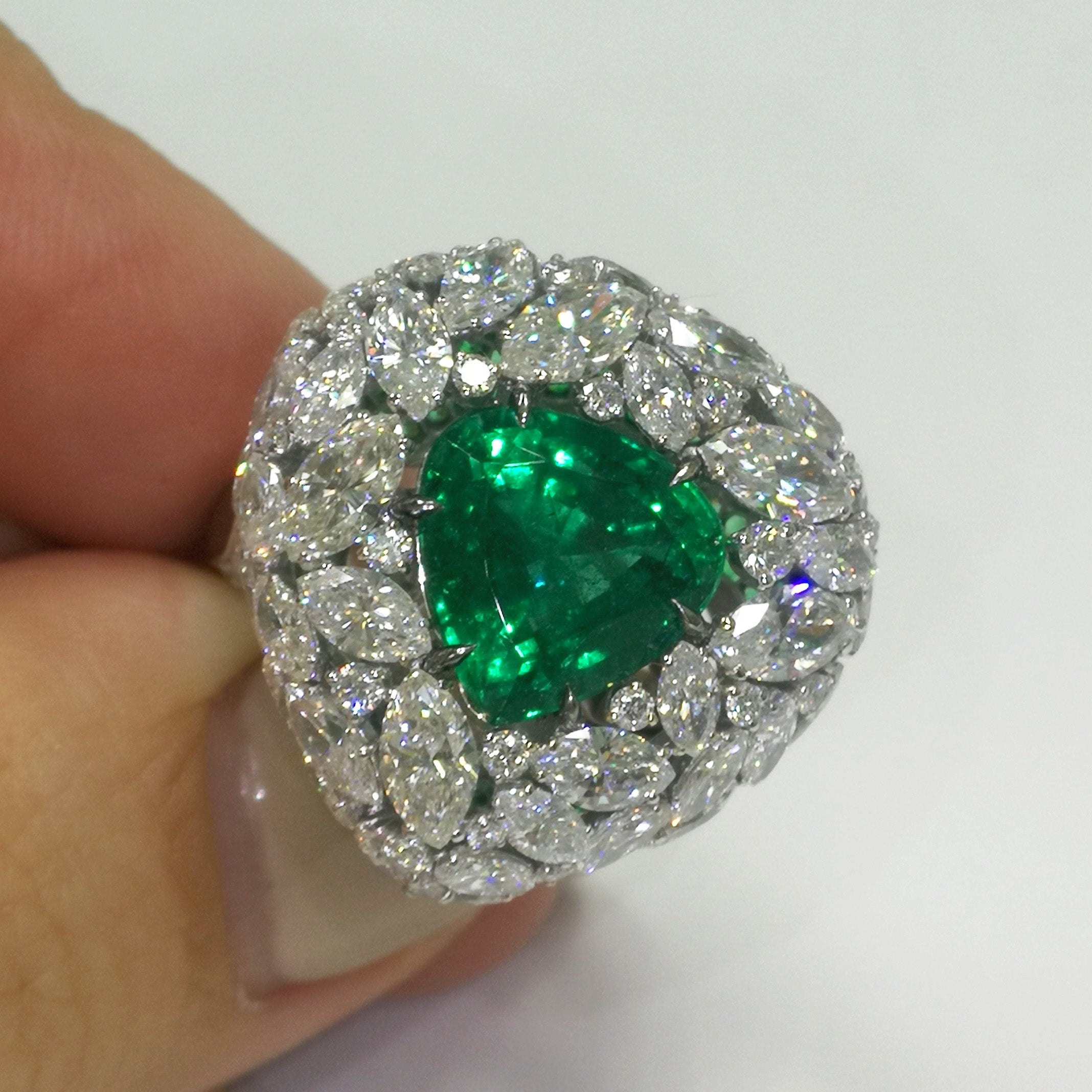 Emerald, Diamonds 18K White Gold Ring, R 0114-0