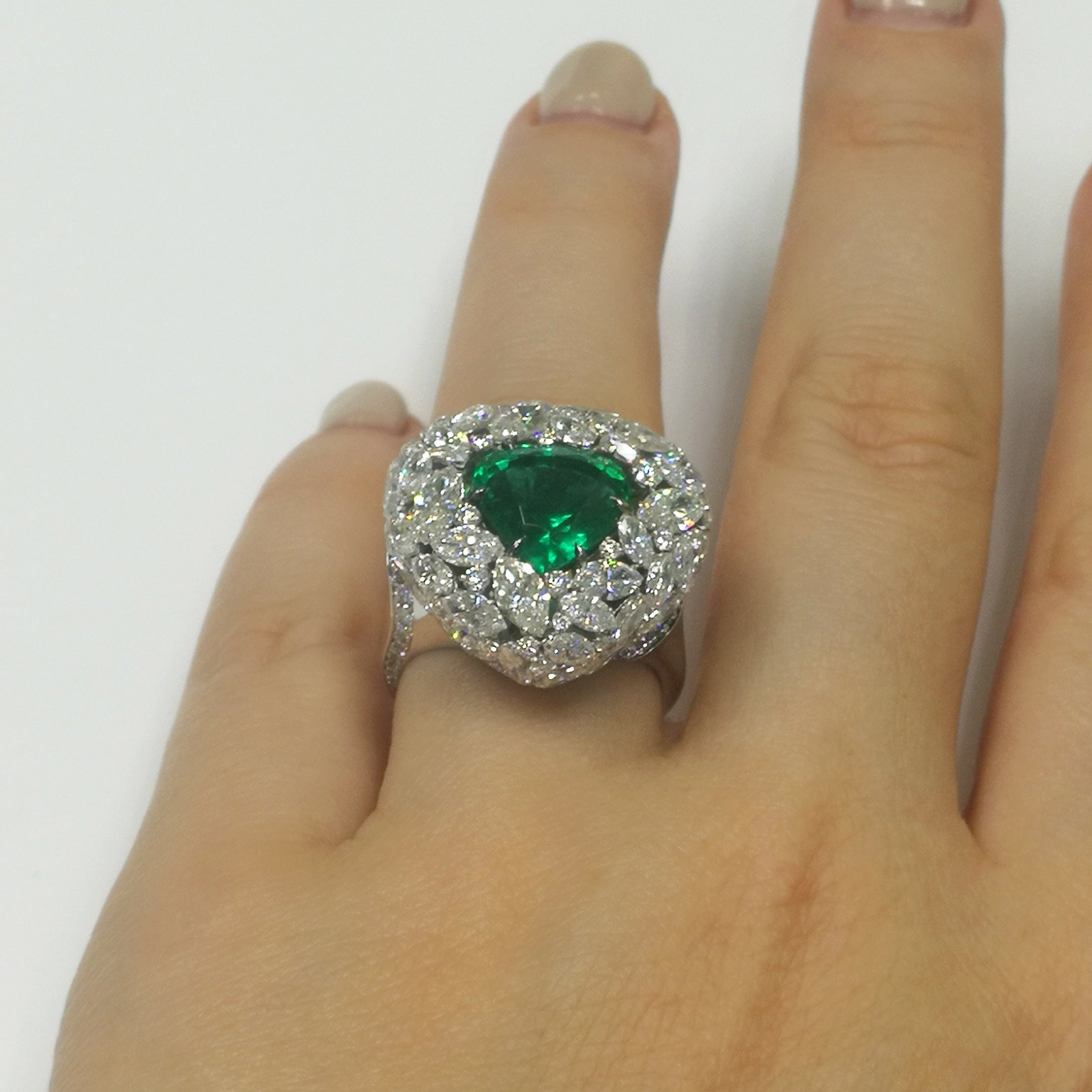 Emerald, Diamonds 18K White Gold Ring, R 0114-0