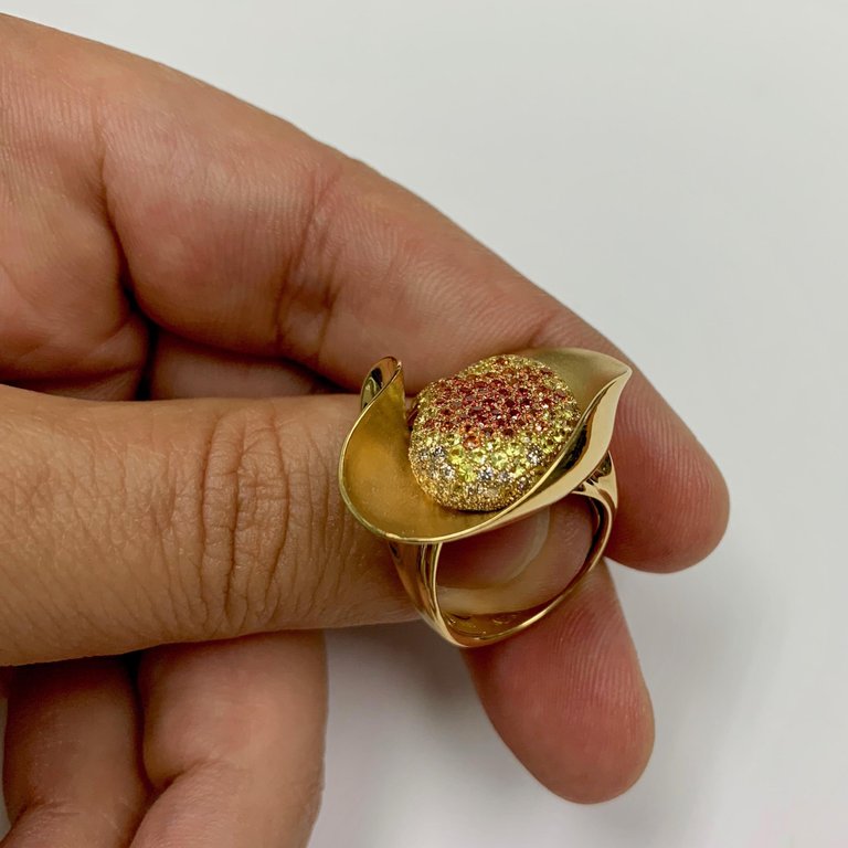 Diamonds, Yellow and Orange Sapphire 18K Yellow Gold Ring, R 0130-0