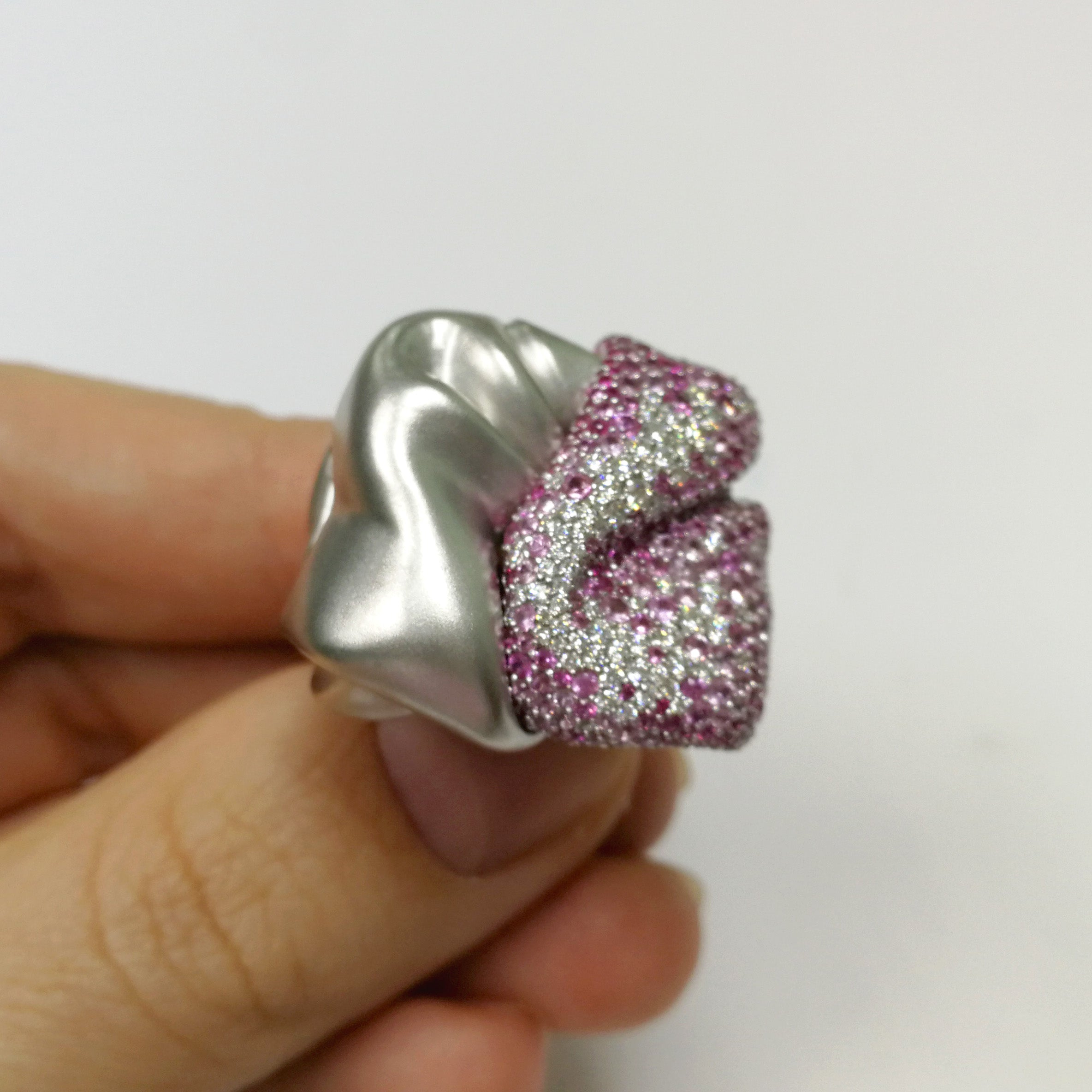 Pink Sapphires, Diamonds 18K White Gold Ring, R 0132-0