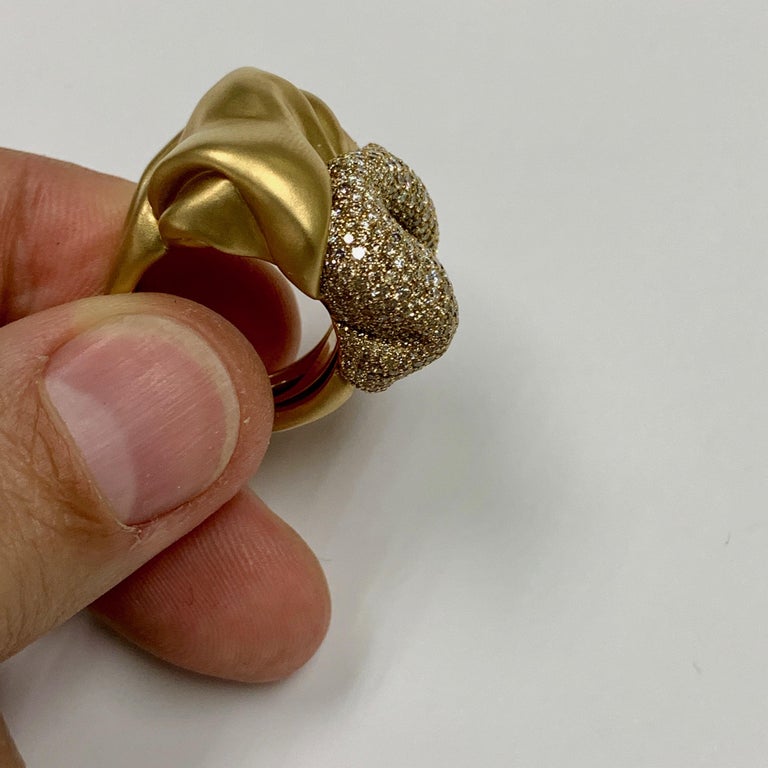 White and Champagne Diamonds 18K Yellow Gold Ring, R 0132-0