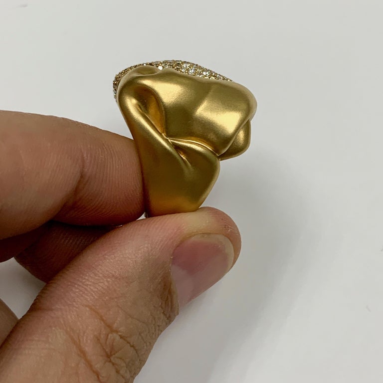 White and Champagne Diamonds 18K Yellow Gold Ring, R 0132-0