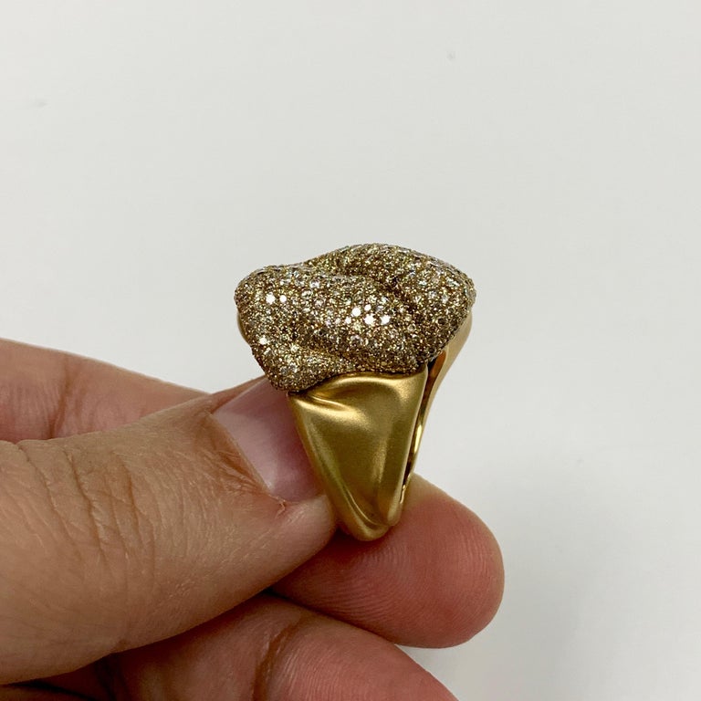 White and Champagne Diamonds 18K Yellow Gold Ring, R 0132-0