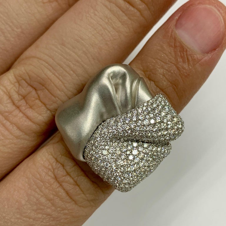 Diamonds 18K White Gold Ring, R 0132-0