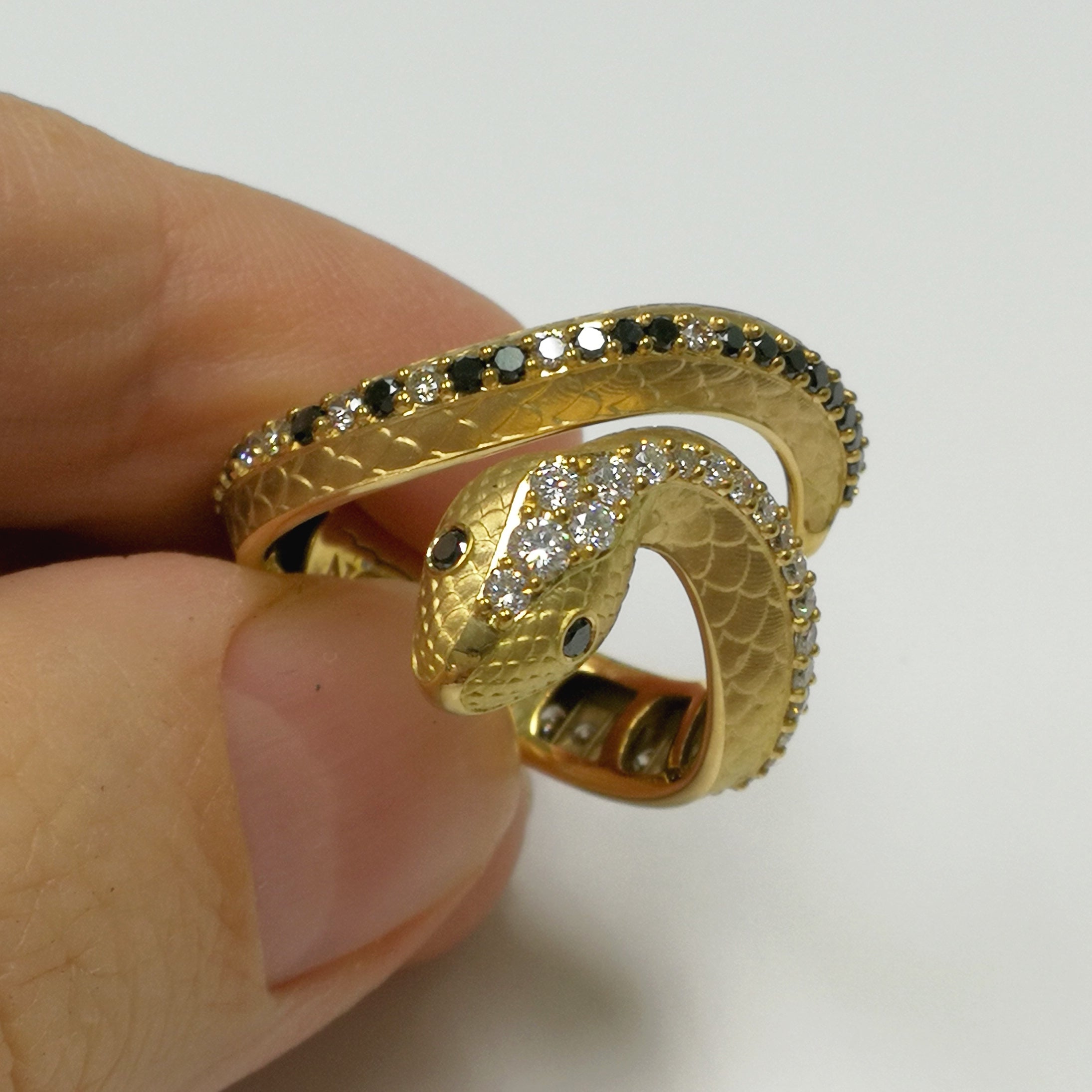 Diamonds 18K Yellow Gold Snake Ring, R 0188-0