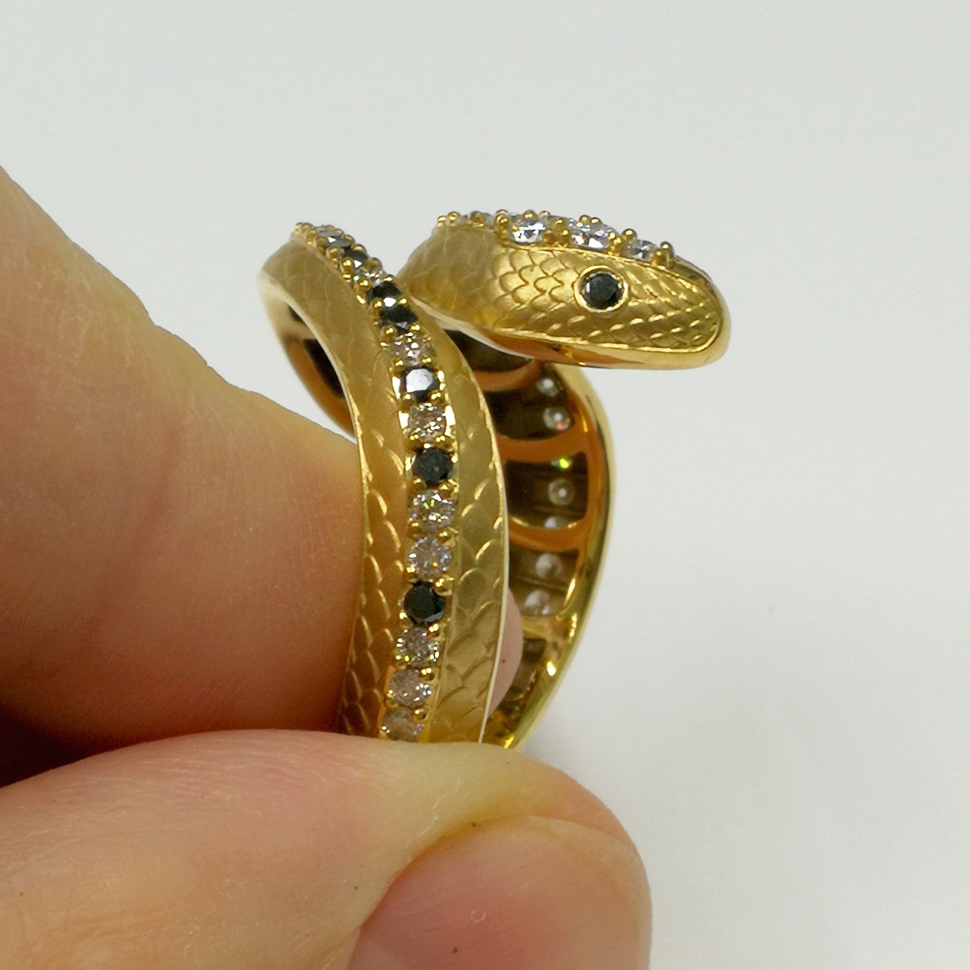 Diamonds 18K Yellow Gold Snake Ring, R 0188-0