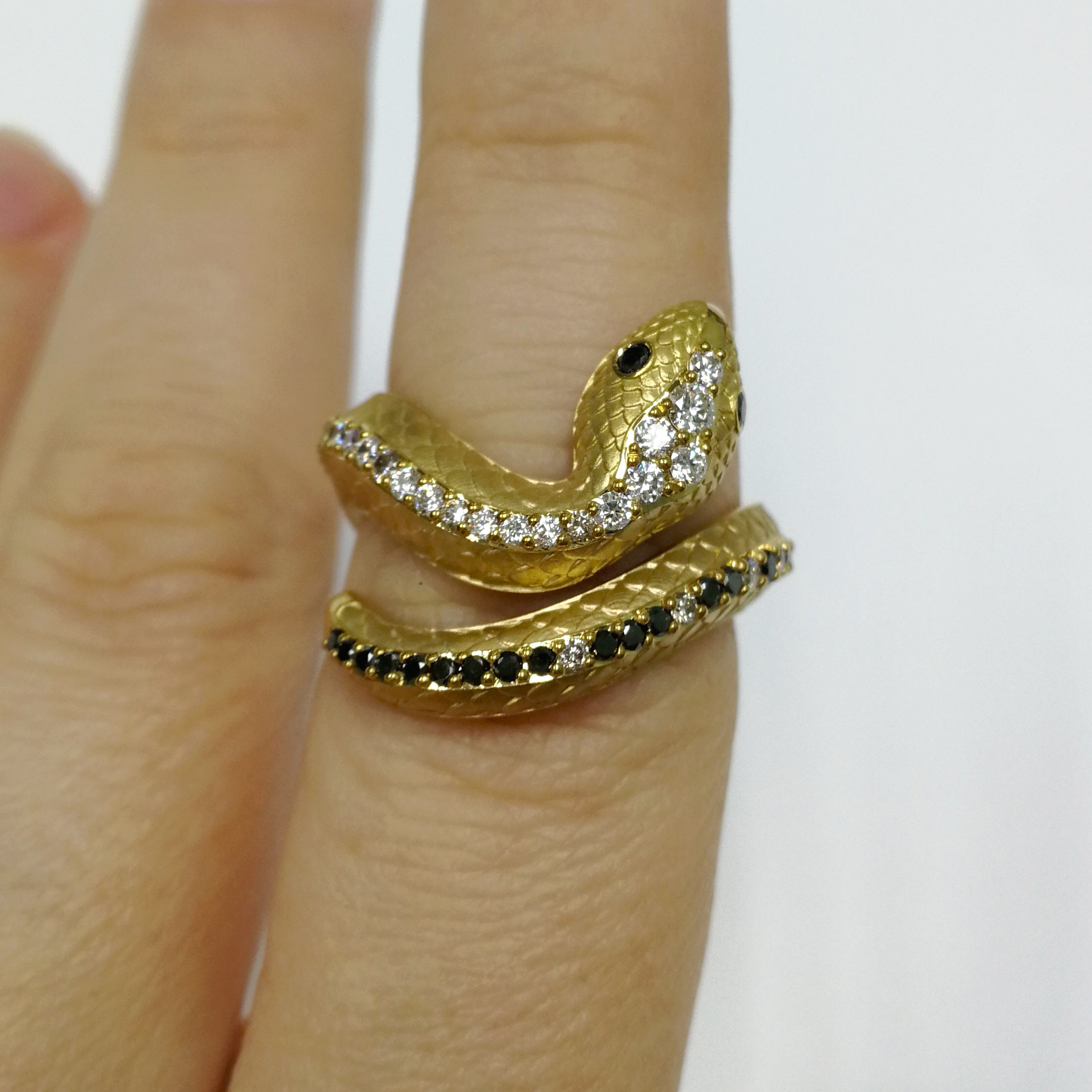 Diamonds 18K Yellow Gold Snake Ring, R 0188-0
