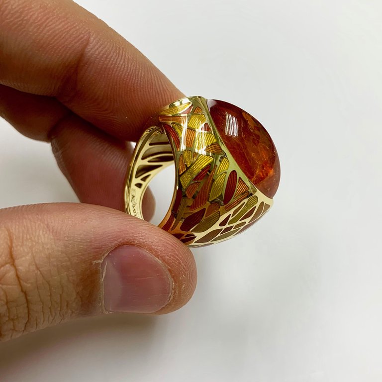 R 0261-0 18K Yellow Gold, Enamel, Spessartine Garnet Ring
