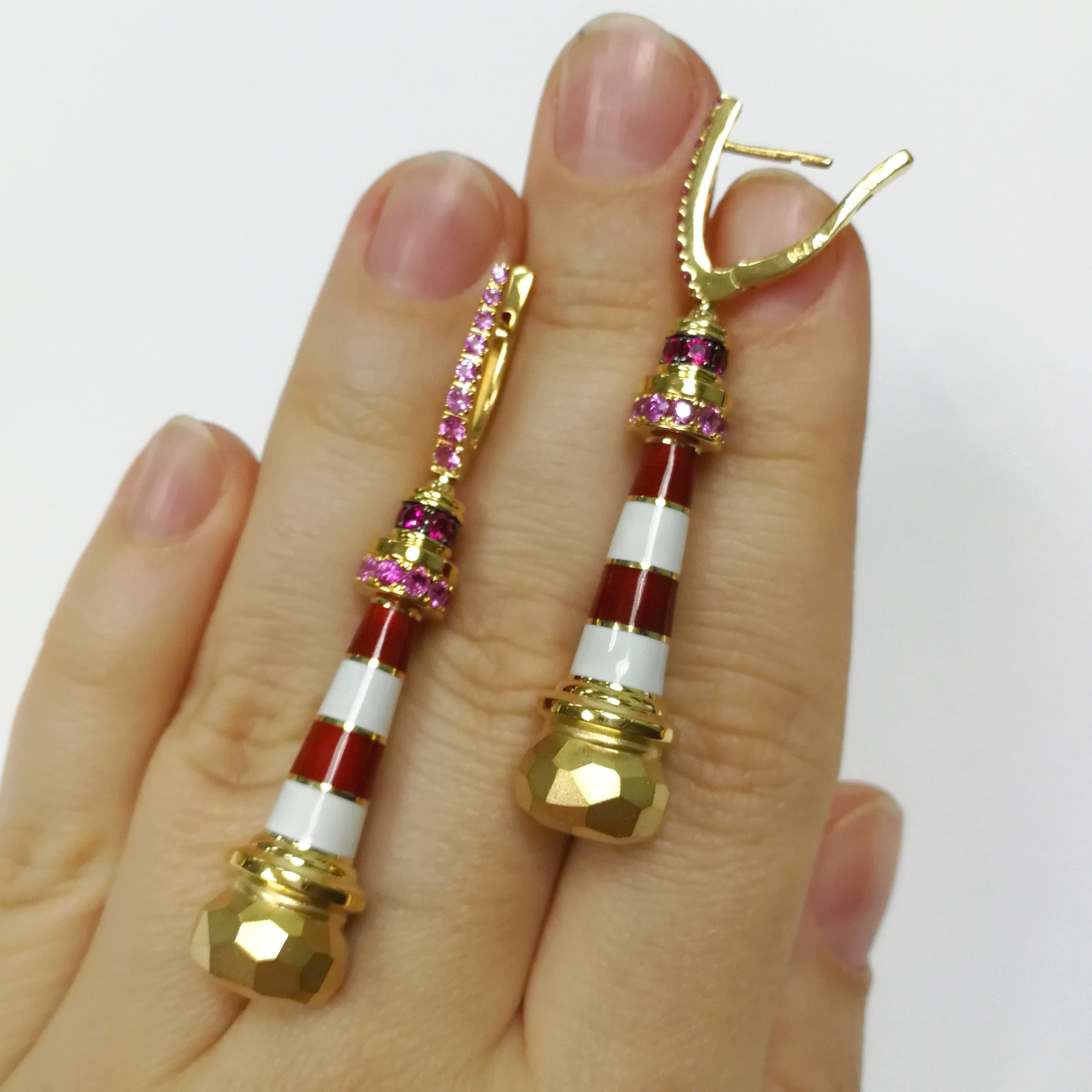 E 0295-0, 18K Yellow Gold, Pink Sapphires, Enamel Earrings