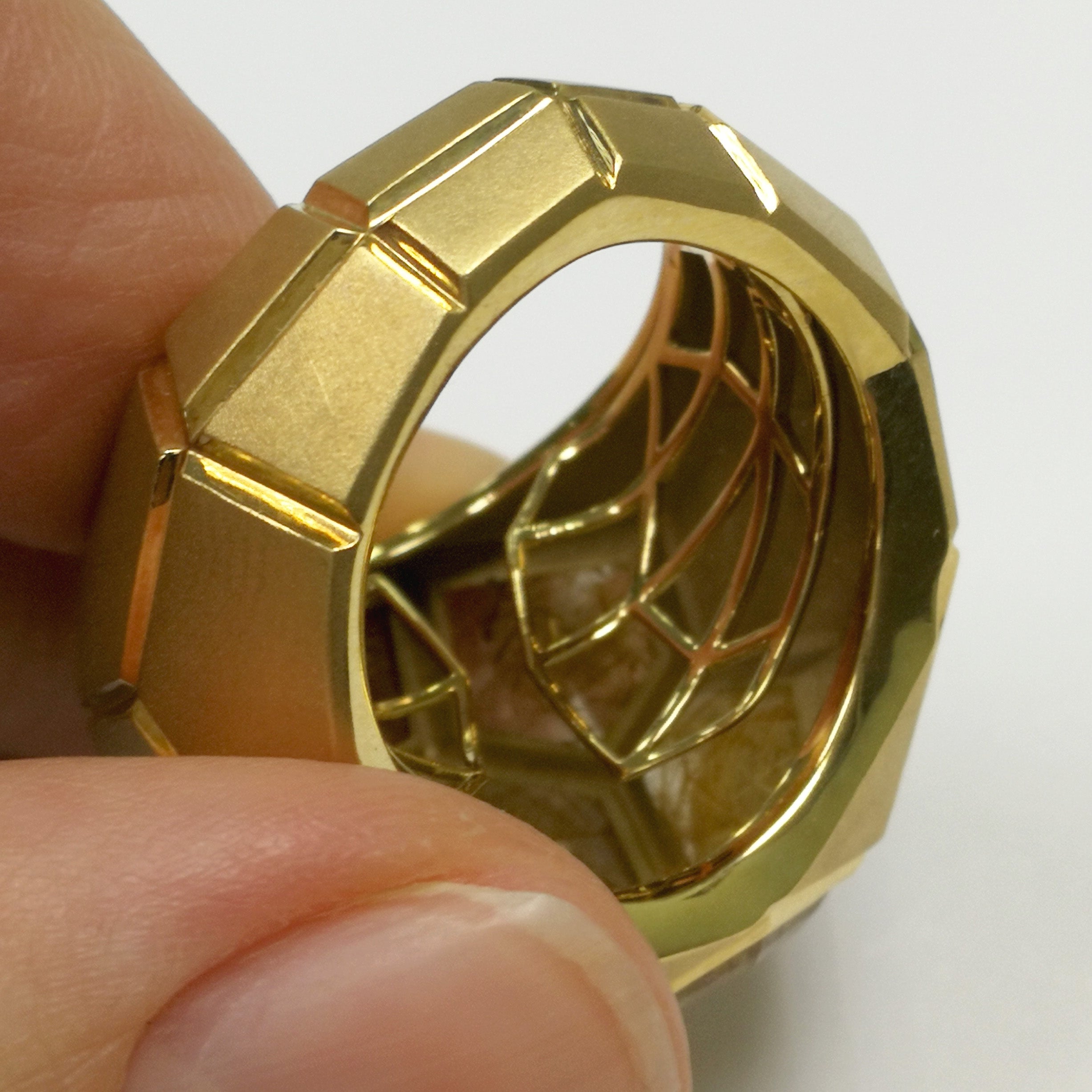 R 0190-61, 18K Yellow Gold, Rutilated Quartz Ring