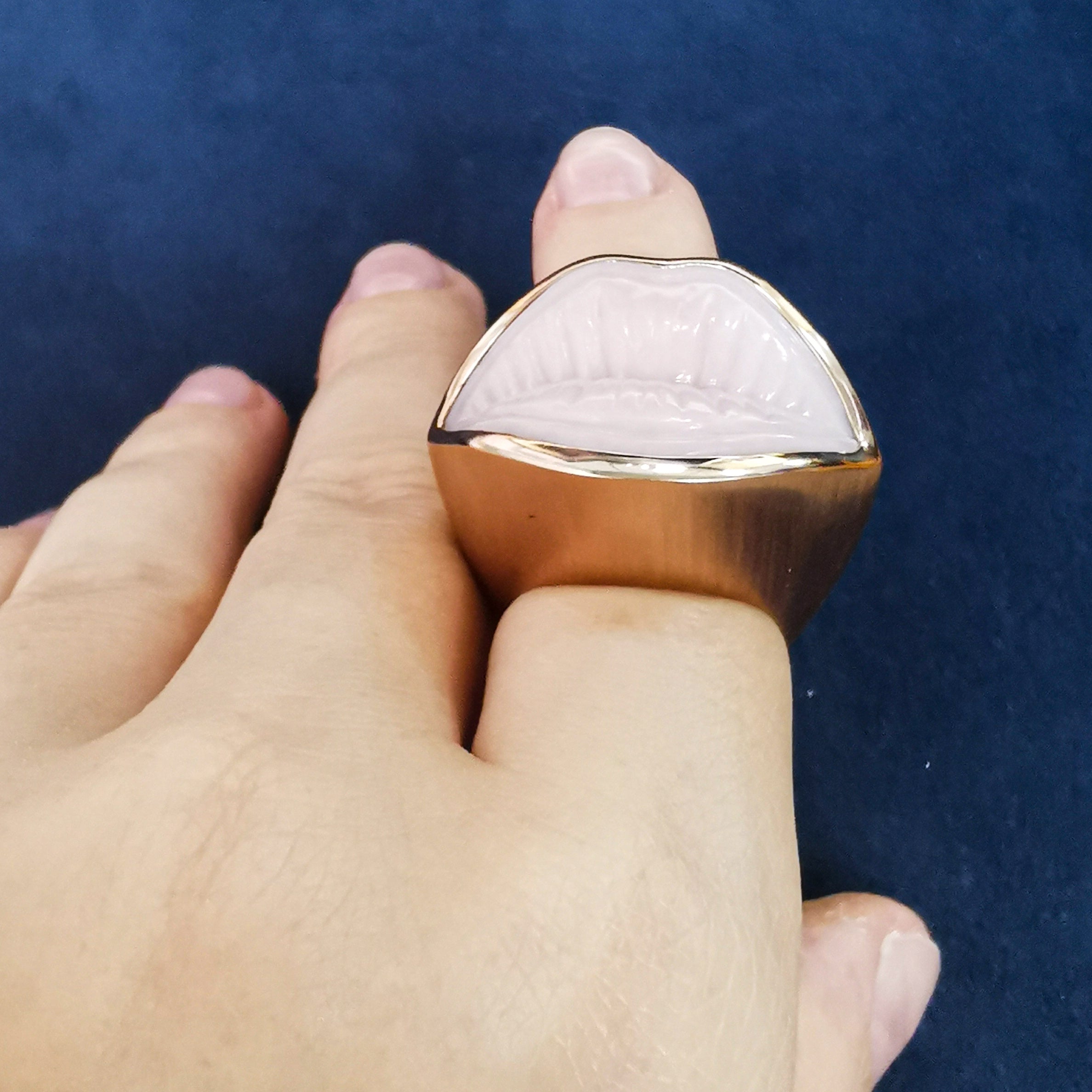 R 0077-1, 18K Rose Gold, Carved Pink Opal, Diamonds Ring