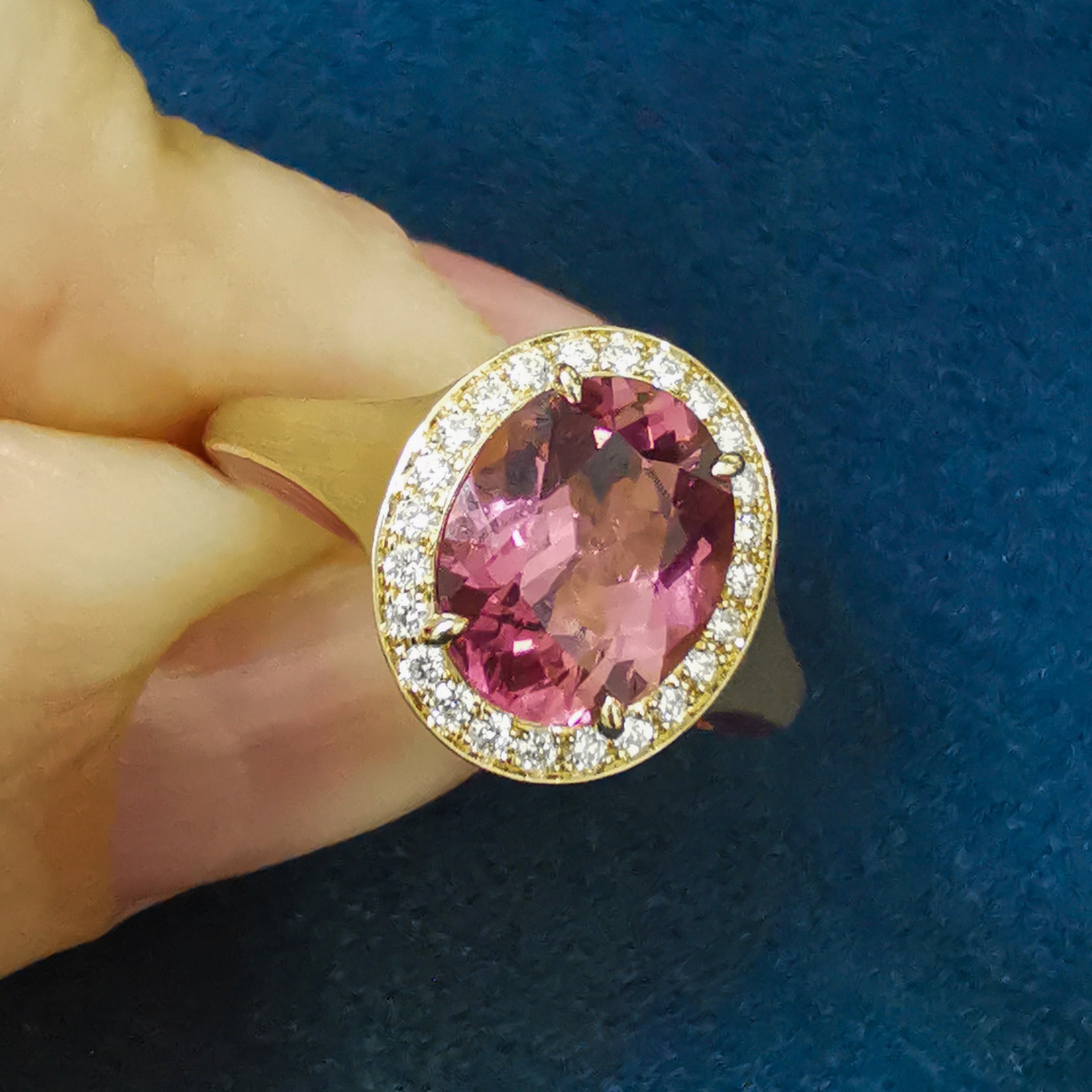 R 0143-02, 18K Yellow Gold, Pink Tourmaline, Diamonds, Enamel Ring