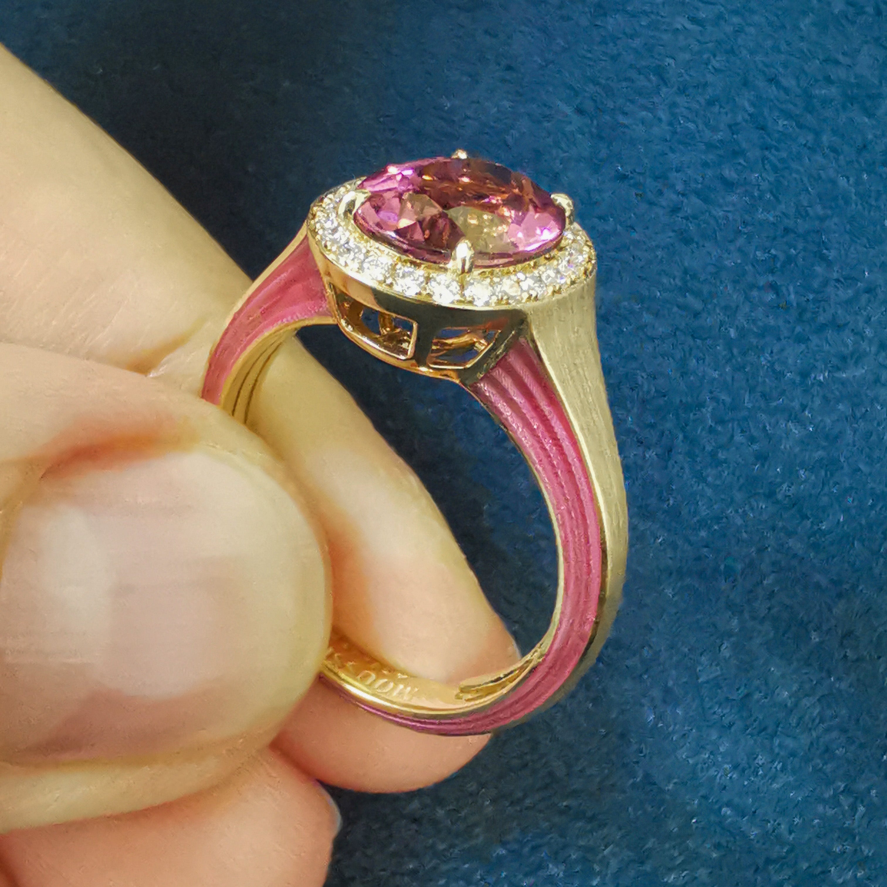 R 0143-02, 18K Yellow Gold, Pink Tourmaline, Diamonds, Enamel Ring