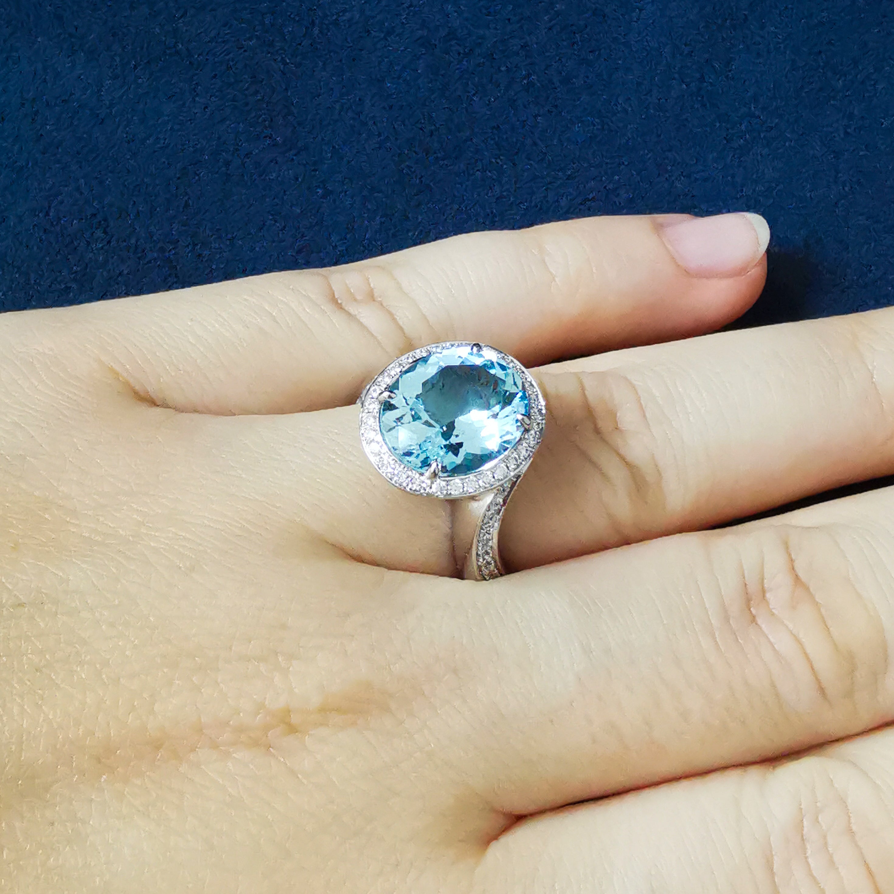 R 0144-2, 18K White Gold, Aquamarine, Diamonds Ring