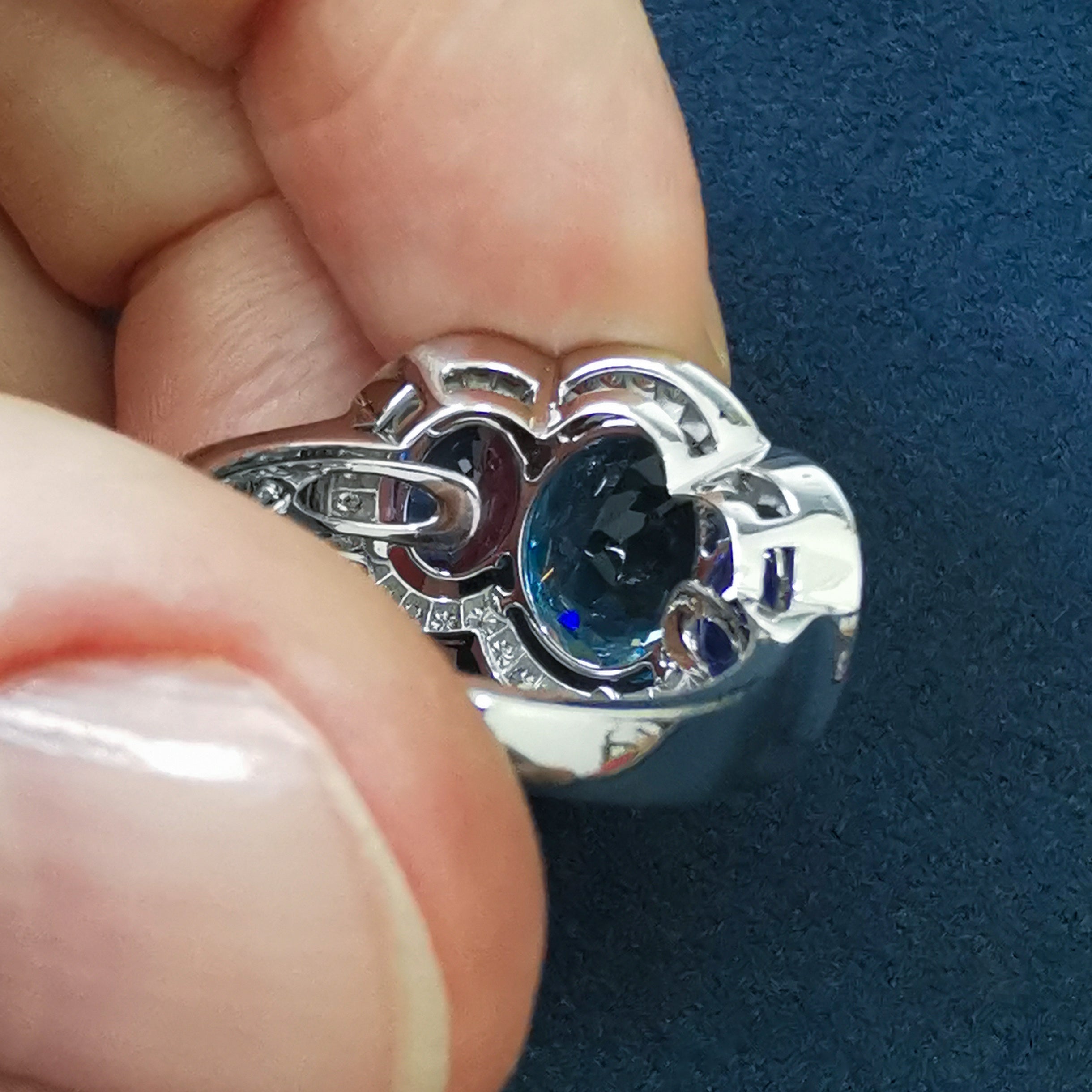 R 0022-11, 18K White Gold, Aquamarine, Tanzanites, Diamonds Ring