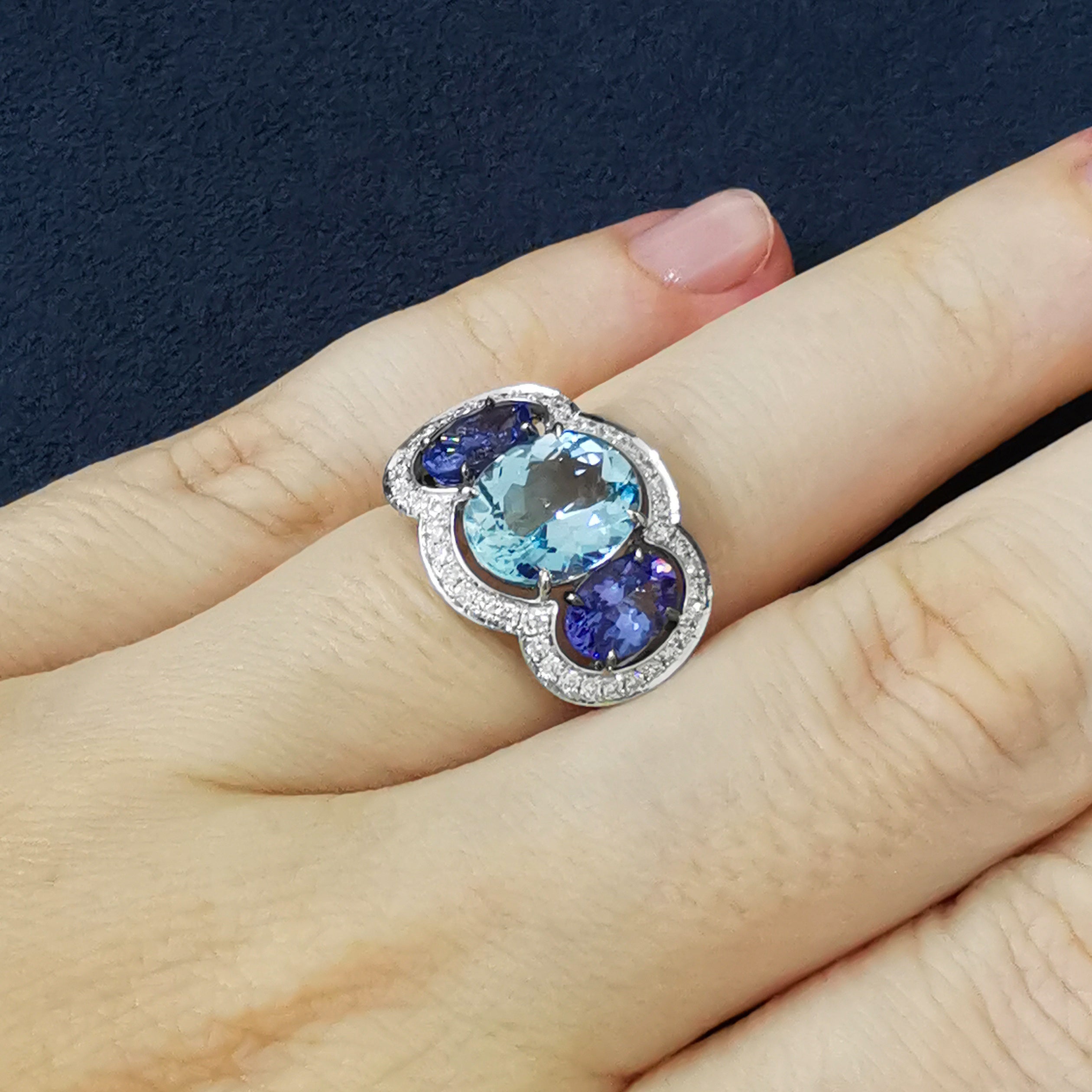 R 0022-11, 18K White Gold, Aquamarine, Tanzanites, Diamonds Ring