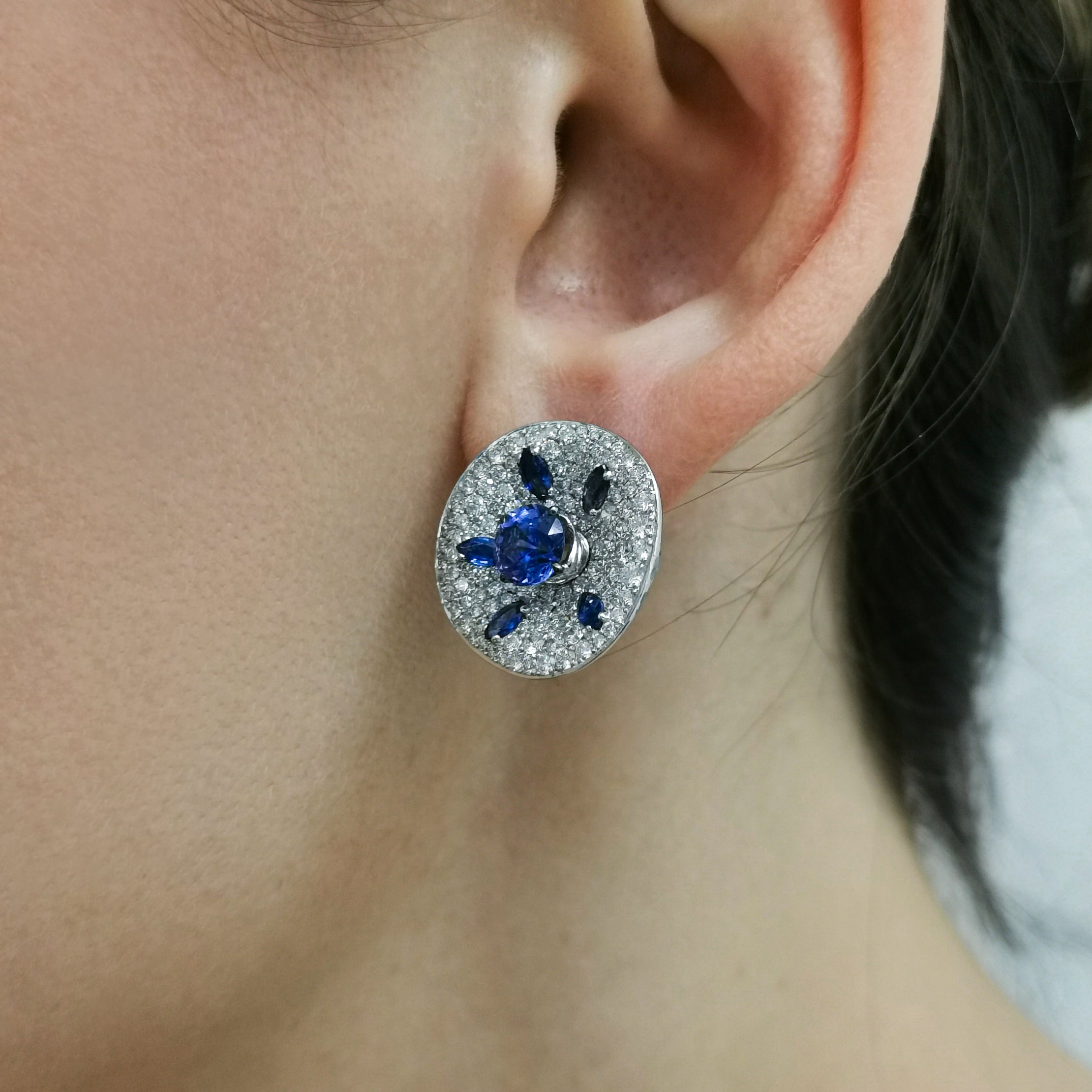 E 0205-21, 18K White Gold, Sapphires, Diamonds Earrings