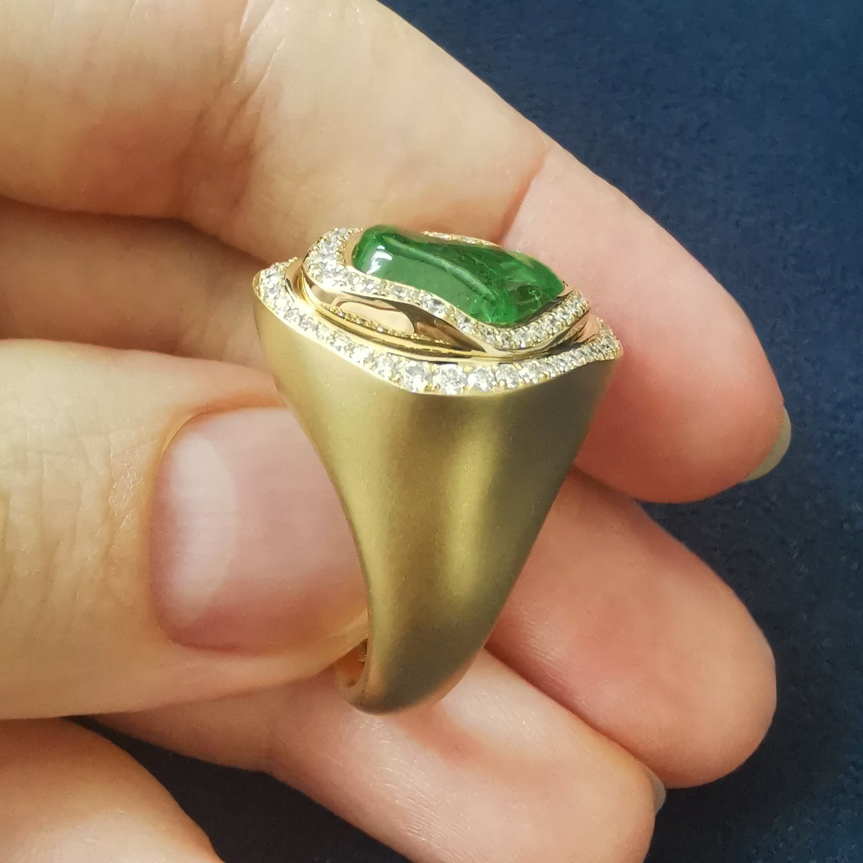 R 0030-86/1 18K Yellow Gold, Tsavorite, Diamonds Ring