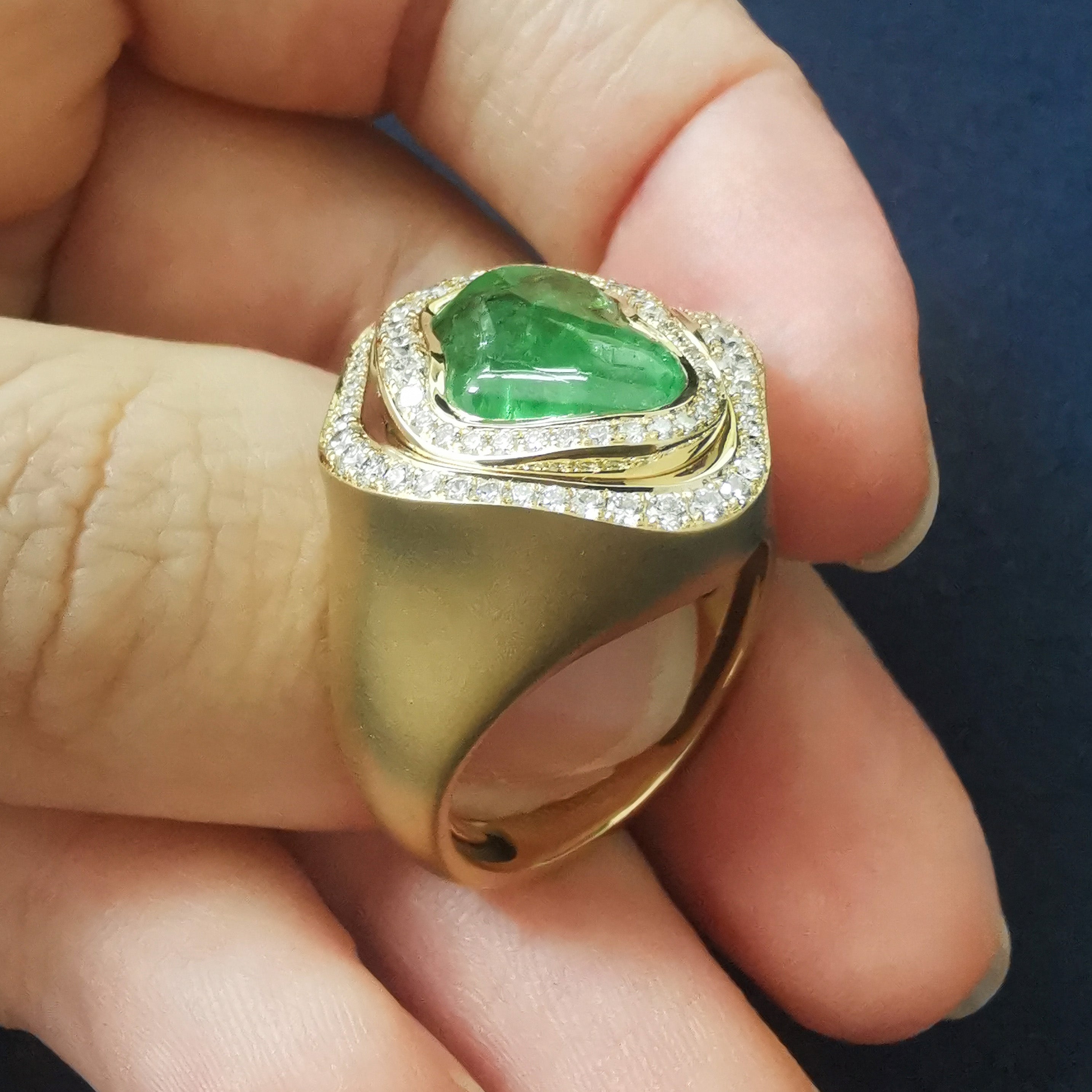 R 0030-86/1 18K Yellow Gold, Tsavorite, Diamonds Ring