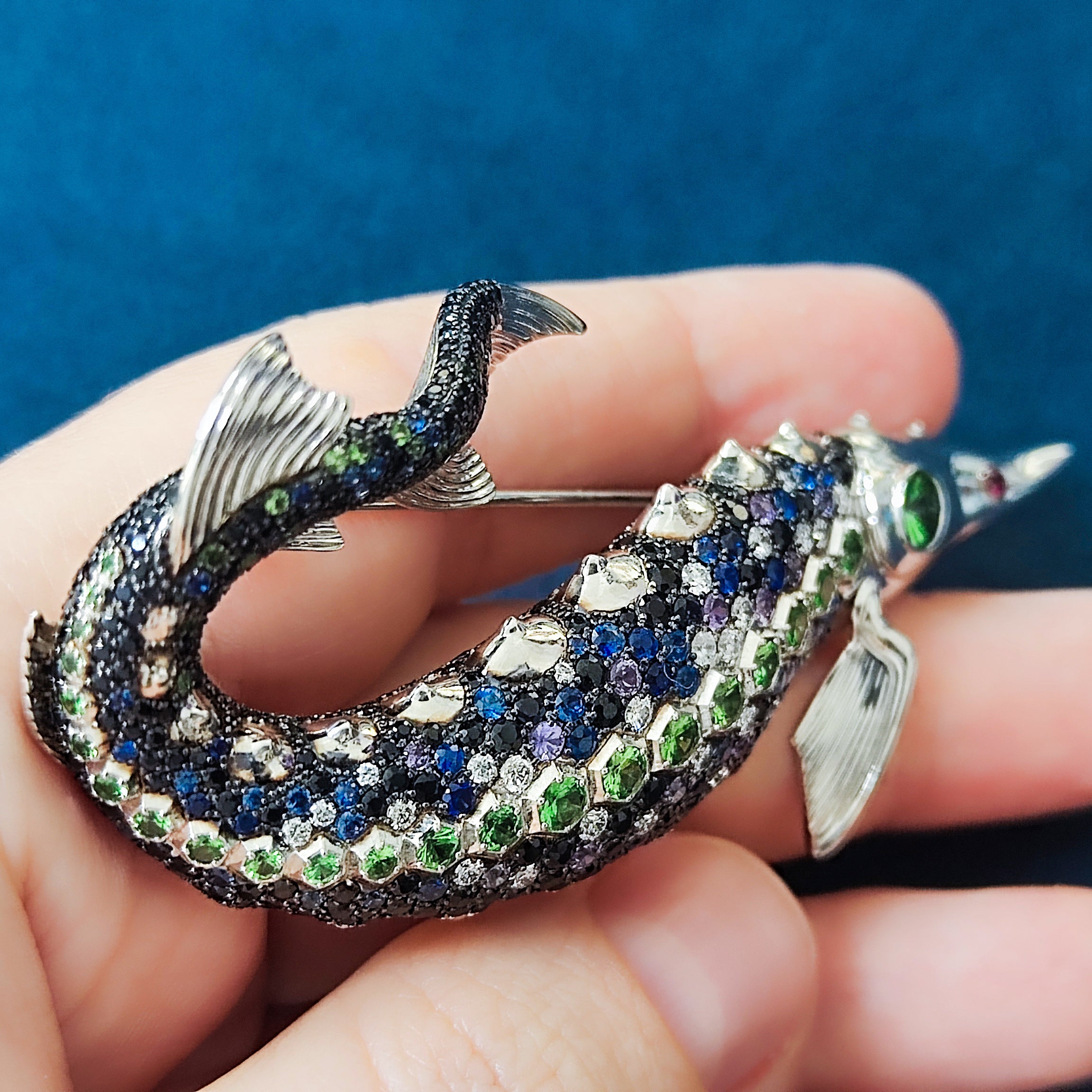 Brs 0277-0, 18K White Gold, Diamonds, Sapphires, Tsavorites Sturgeon Brooch