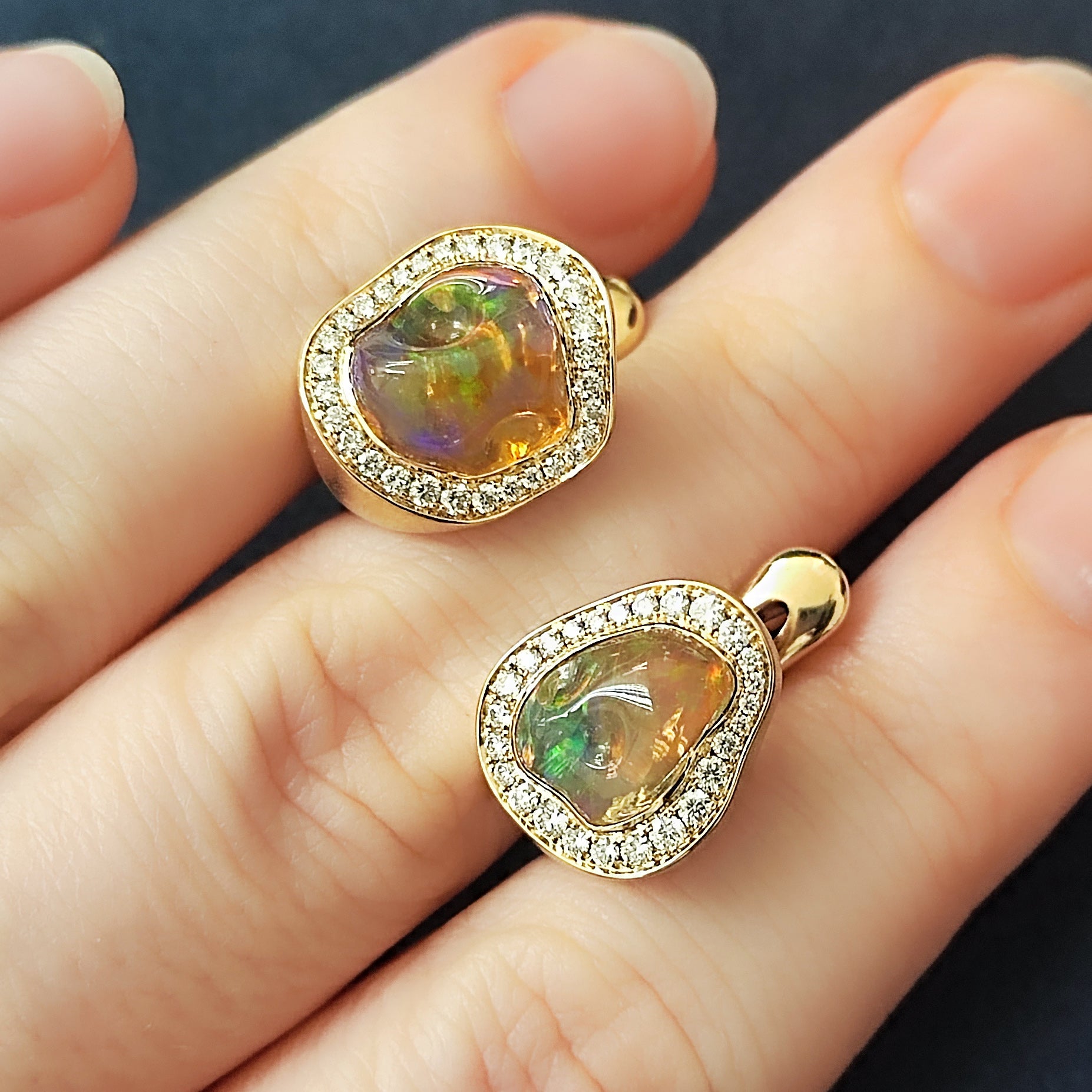 E 0029-58/1 18K Yellow Gold, Mexican Fire Opal, Diamonds Earrings