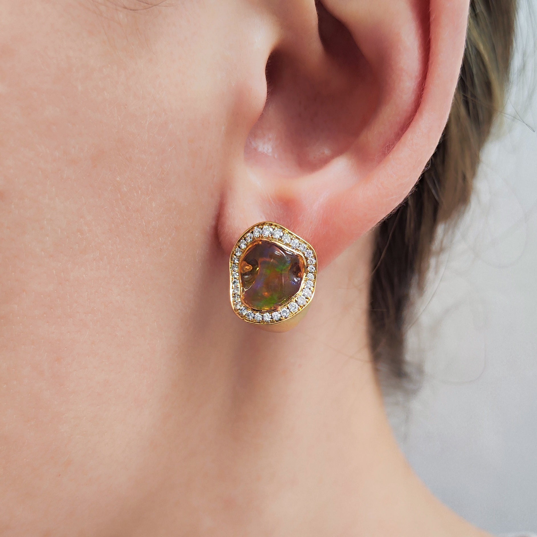 E 0029-58/1 18K Yellow Gold, Mexican Fire Opal, Diamonds Earrings