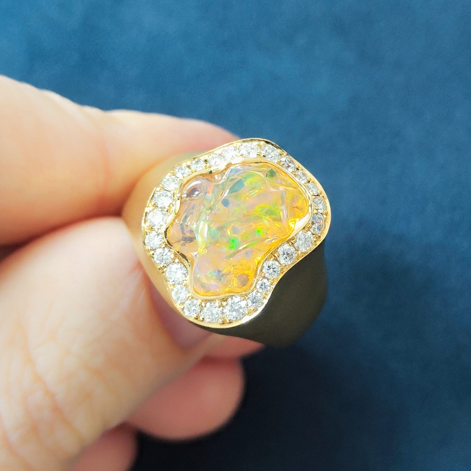 R 0029-58/1 18K Yellow Gold, Mexican Fire Opal, Diamonds Ring