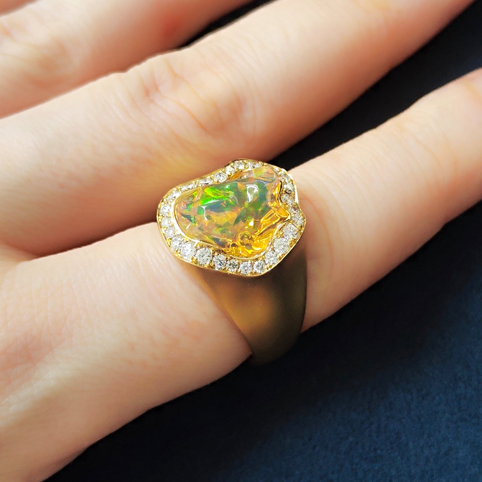 R 0029-58/1 18K Yellow Gold, Mexican Fire Opal, Diamonds Ring