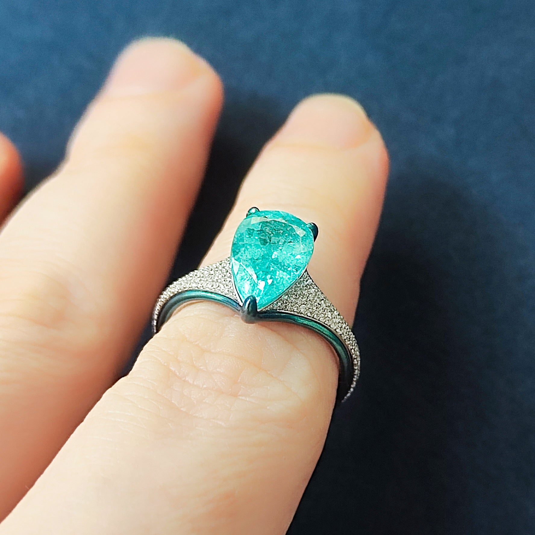 R 0141-10 18K White Gold, Paraiba Tourmaline, Diamonds Ring