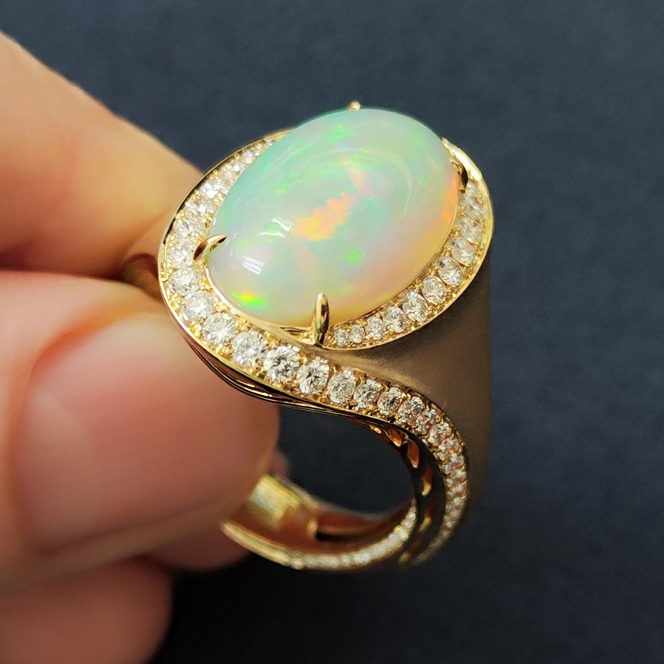 R 0143-09, 18K Yellow Gold, Opal Ephiopia, Diamonds, Enamel Ring