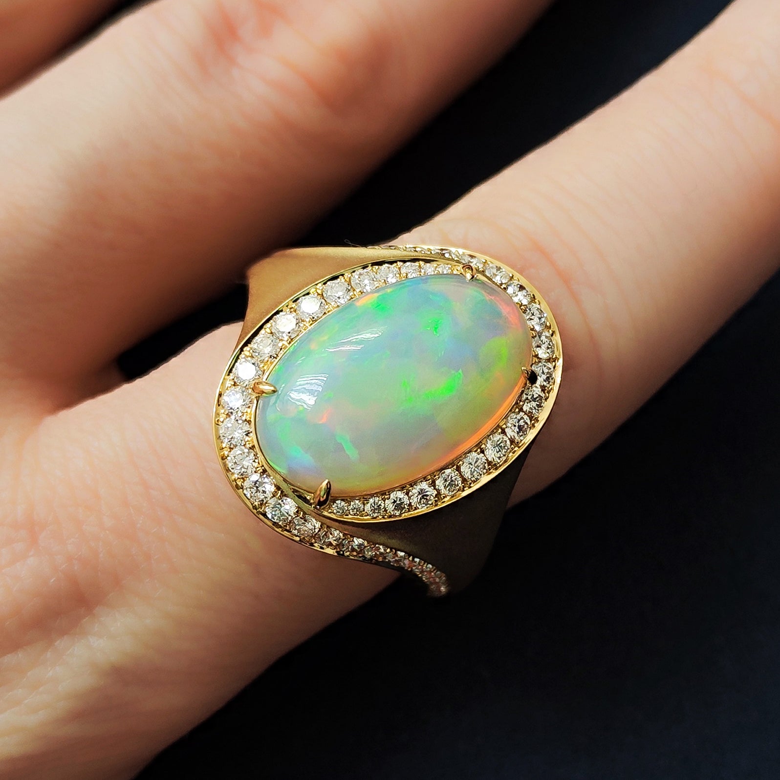 R 0143-09, 18K Yellow Gold, Opal Ephiopia, Diamonds, Enamel Ring