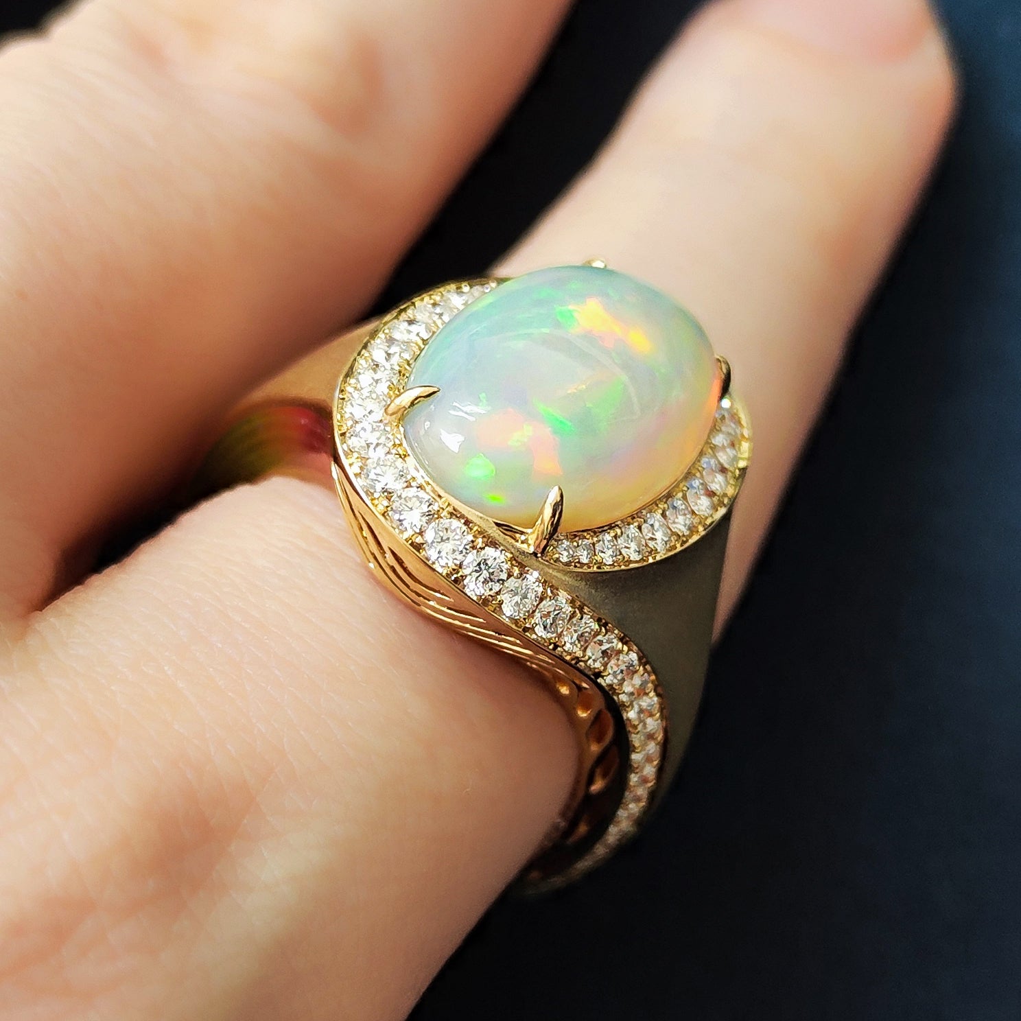 R 0143-09, 18K Yellow Gold, Opal Ephiopia, Diamonds, Enamel Ring