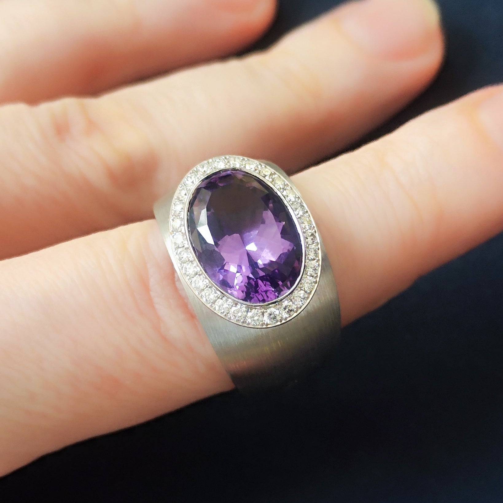 R 0178-61, 18K White Gold, Enamel, Amethyst, Diamonds Ring