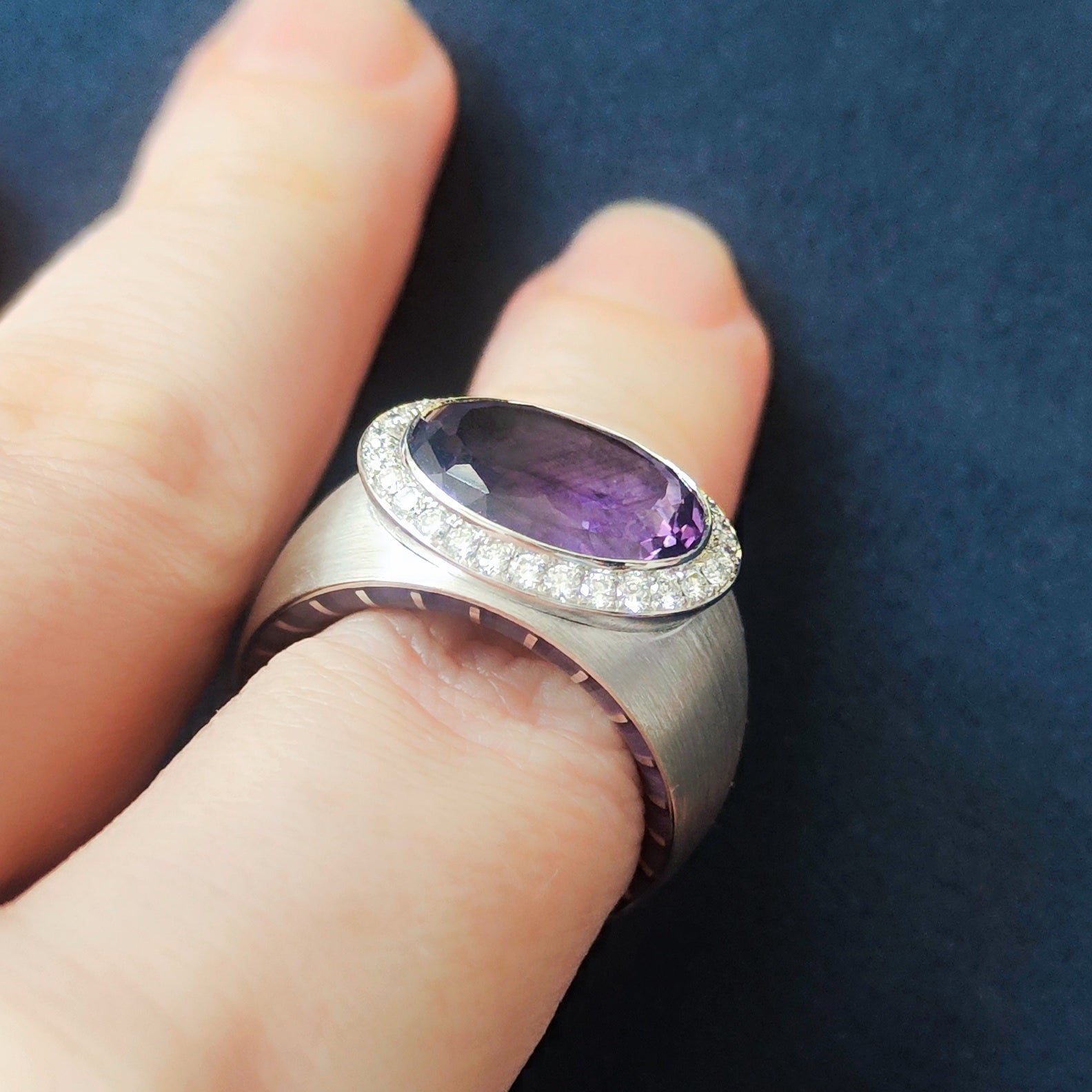 R 0178-61, 18K White Gold, Enamel, Amethyst, Diamonds Ring