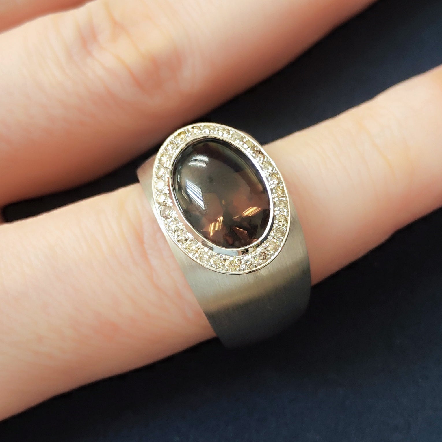 R 0178-60, 18K White Gold, Enamel, Smoky Quartz, Champagne Diamonds Ring