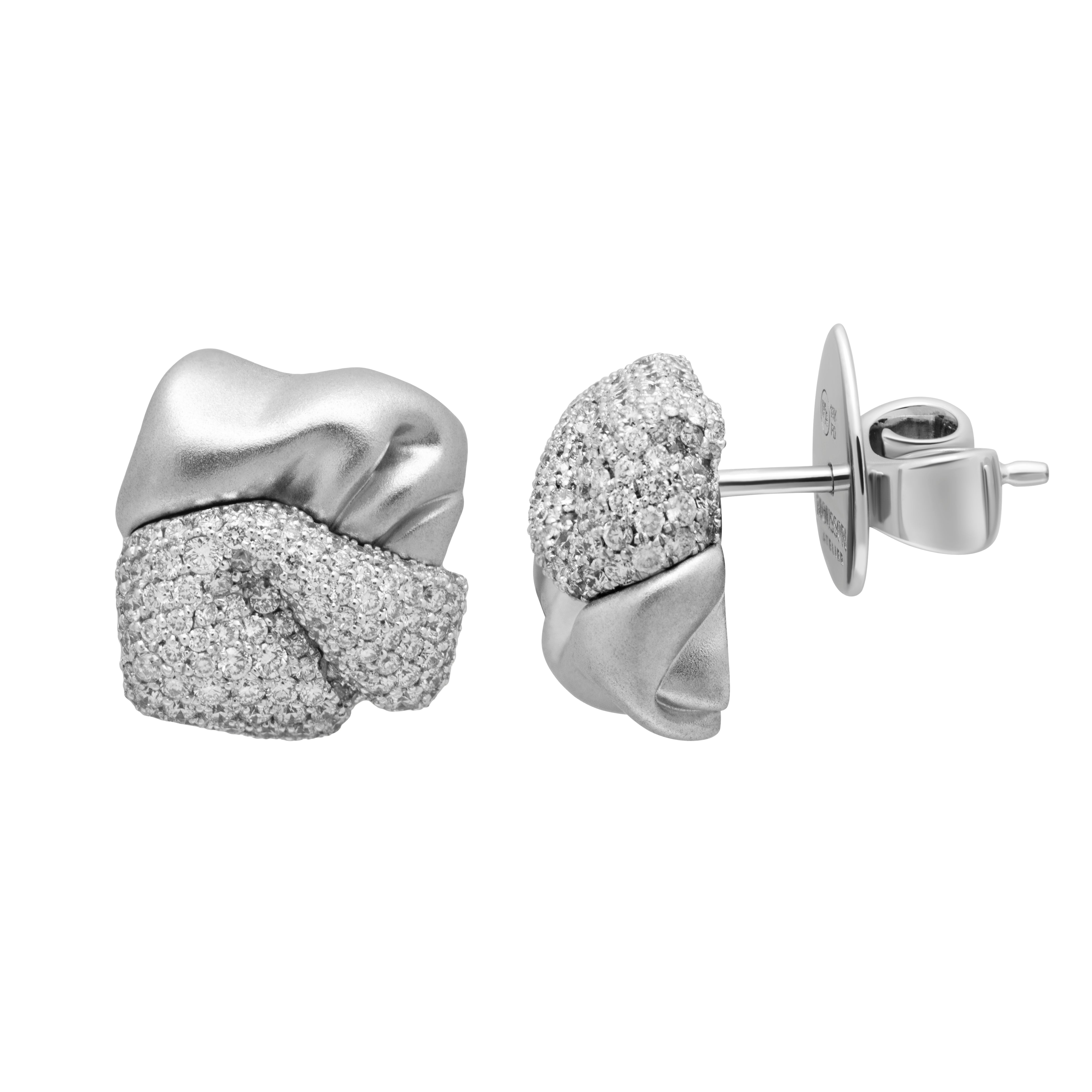 E 0132-4, 18K White Gold, White Diamonds Stud Earrings