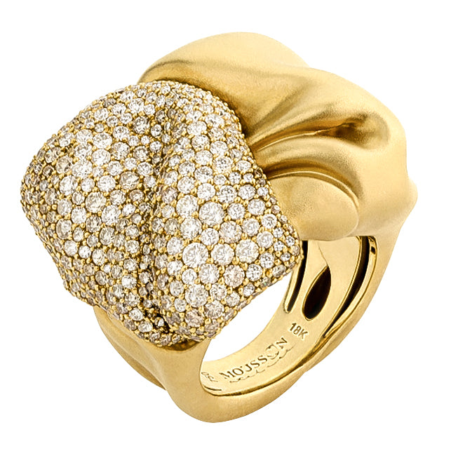 R 0132-0, 18K Yellow Gold, White and Champagne Diamonds Ring