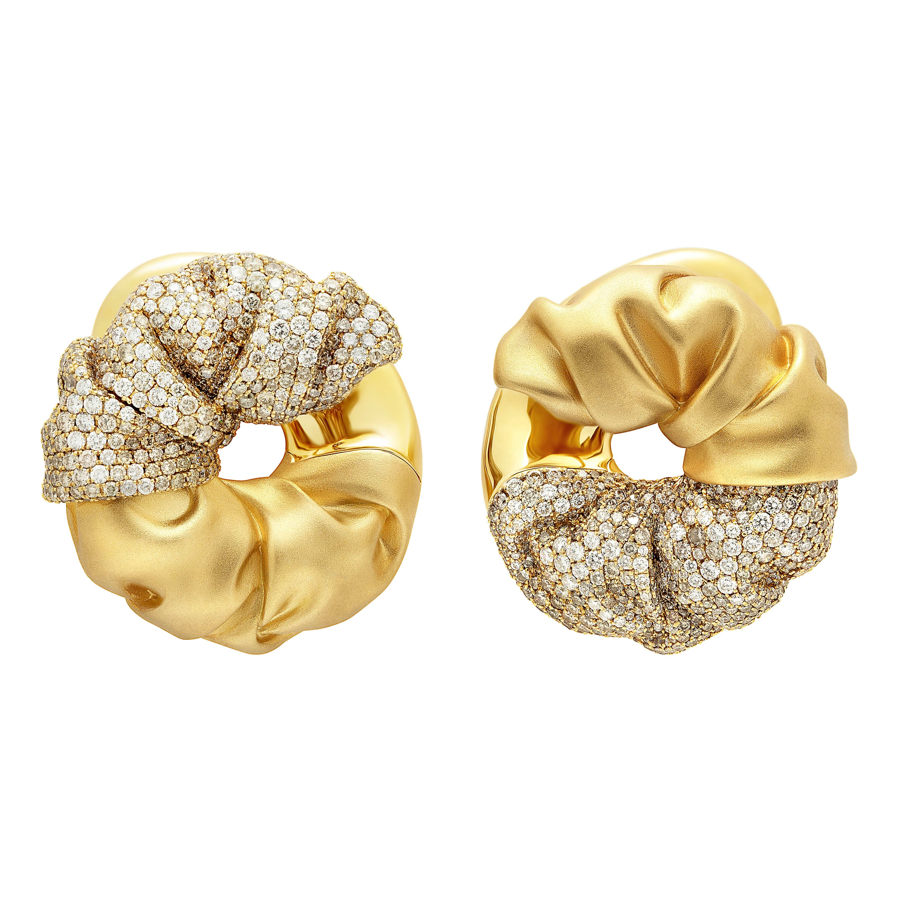 E 0132-3, 18K Yellow Gold, White and Champagne Diamonds Earrings