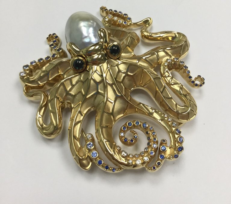 Brs 0162-0/1, 18K Yellow Gold, Sapphires, Tourmalines, Tahiti Pearl, Diamonds  Octopus Brooch