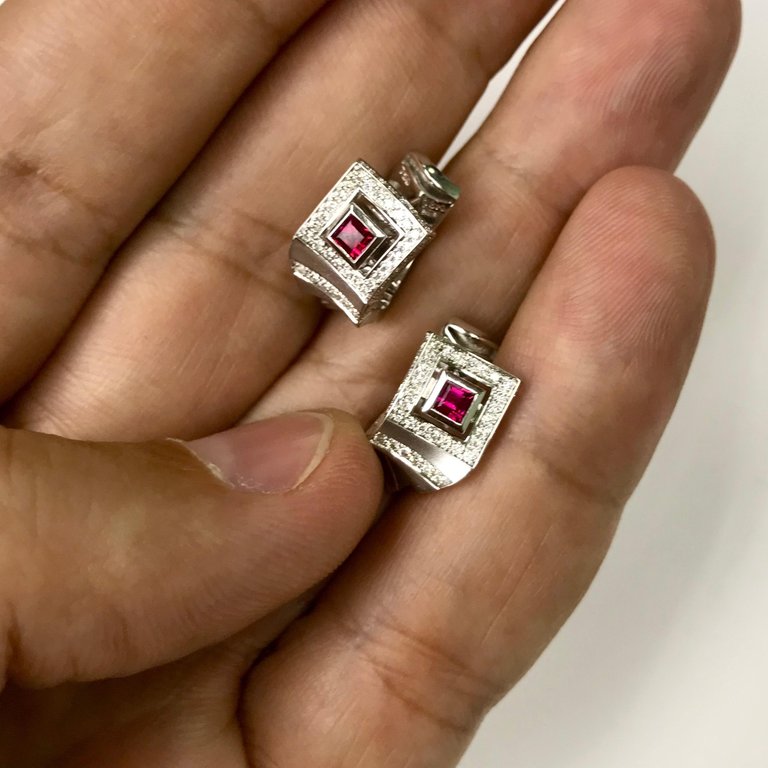 E 0004-0, 18K White Gold, Ruby, Diamonds Earrings