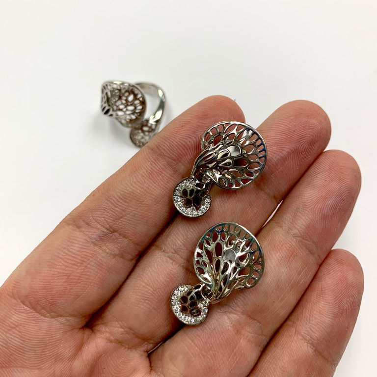 E 0092-10, 18K White Gold, Diamonds Earrings