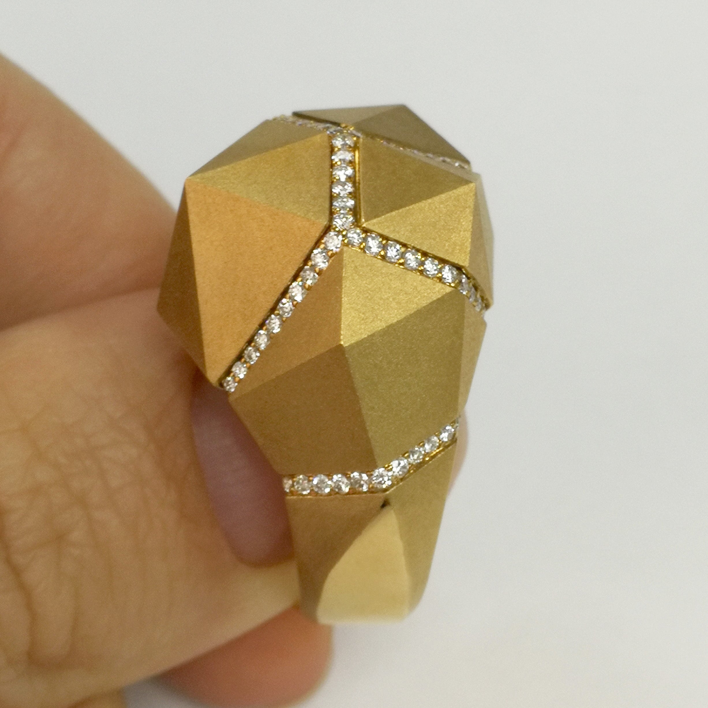 R 0191-0, 18K Yellow Gold, Diamonds Ring