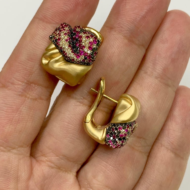 E 0132-0, 18K Yellow Gold, Ruby, Champagne and Black Diamonds Earrings