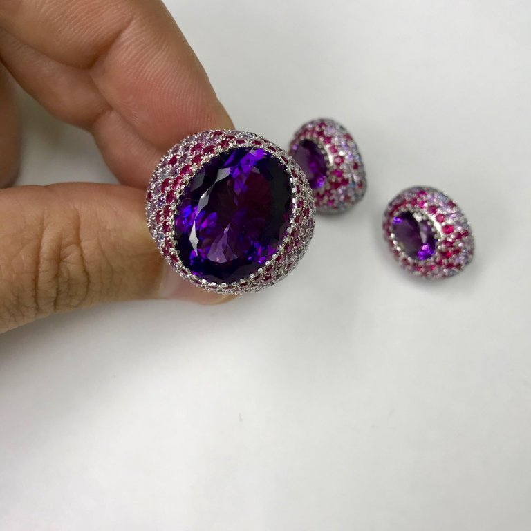 R 0040-2, 18K White Gold, Amethyst, Sapphires, Ruby Ring